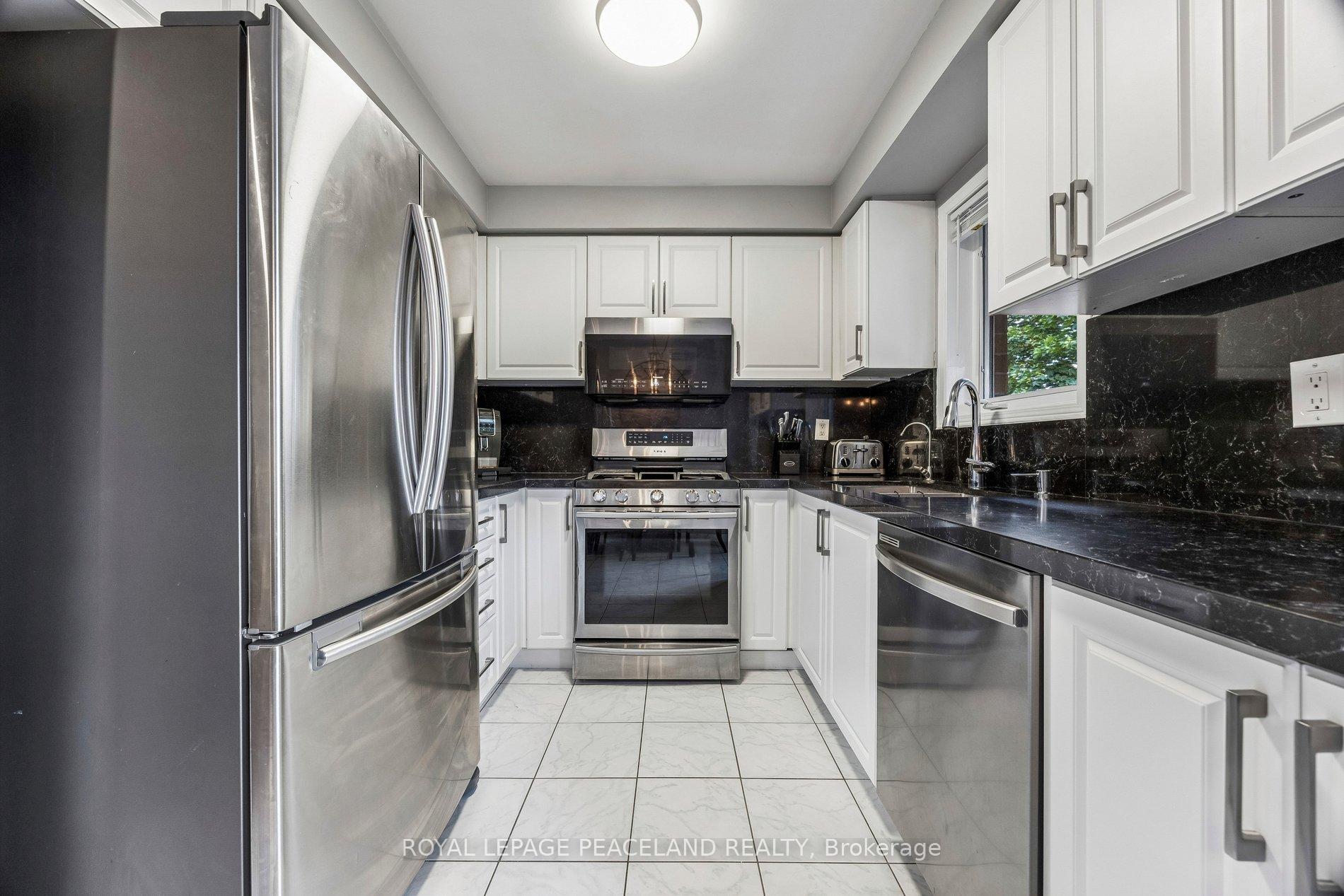 Photo 19 of 53 Senator Way, Caledon, Bolton North — HOMEH