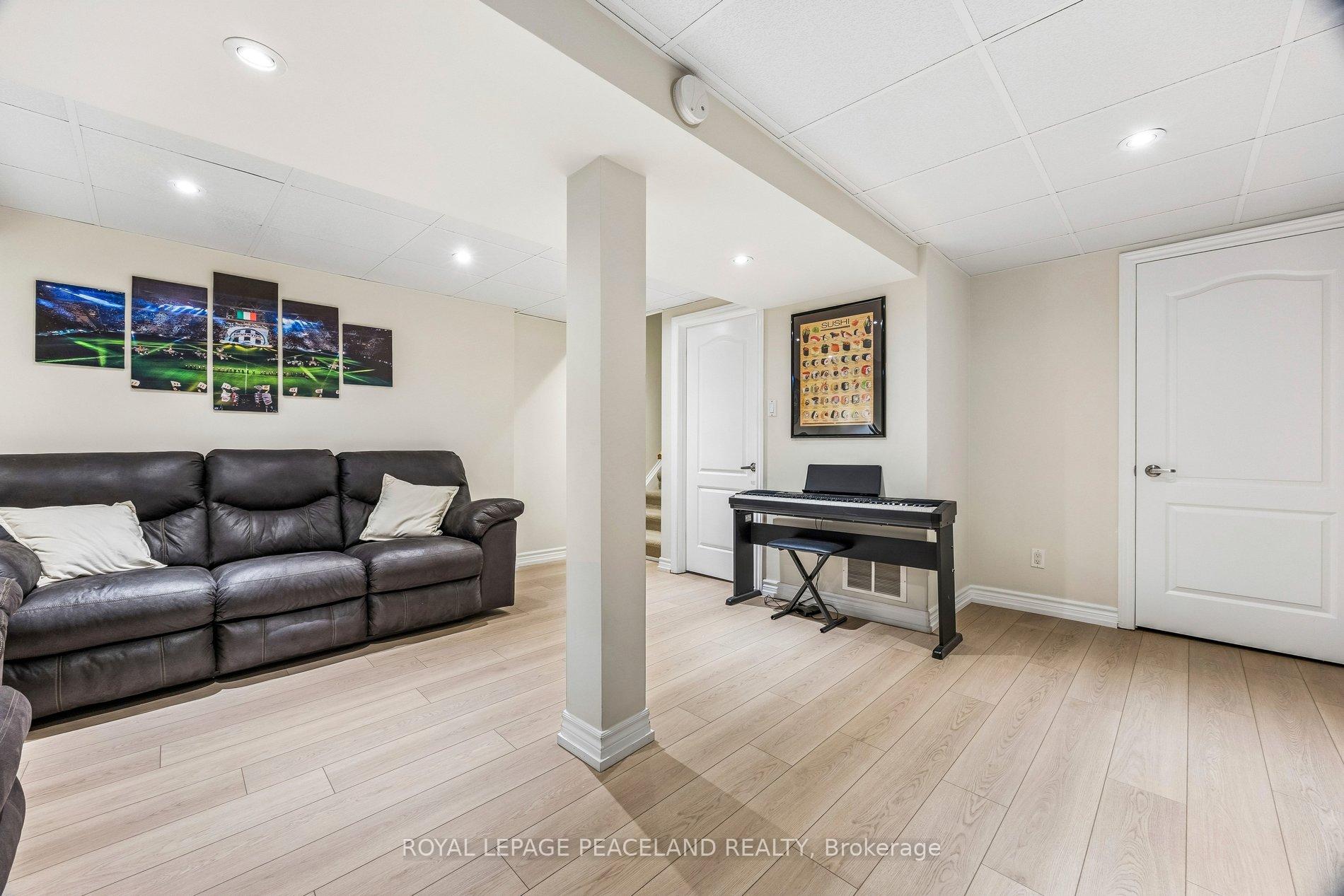 Photo 43 of 53 Senator Way, Caledon, Bolton North — HOMEH