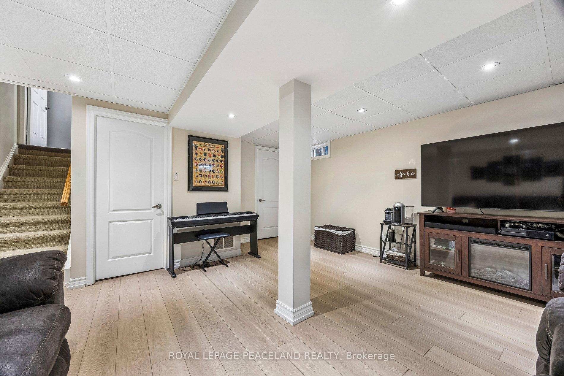 Photo 44 of 53 Senator Way, Caledon, Bolton North — HOMEH