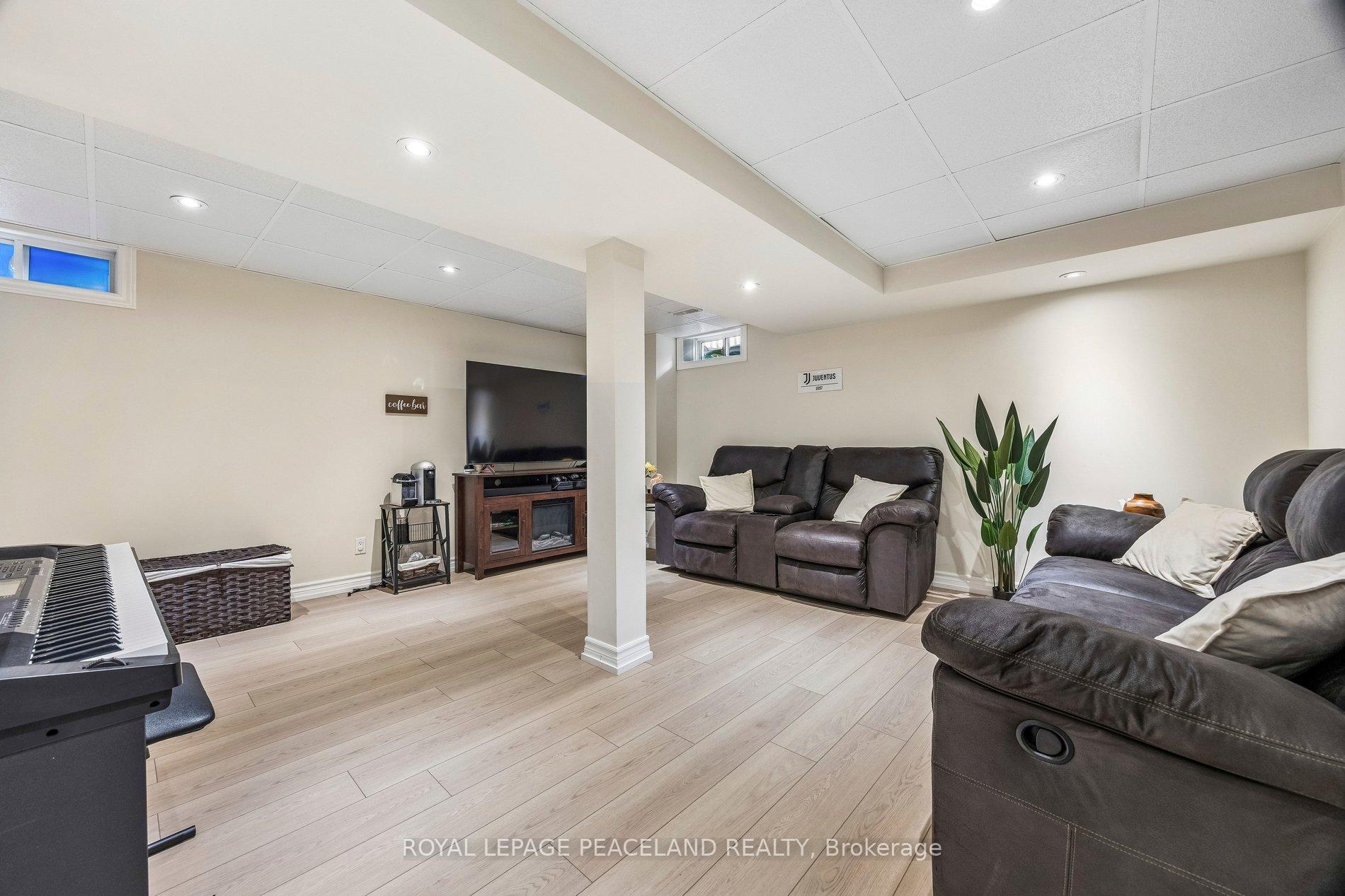 Photo 45 of 53 Senator Way, Caledon, Bolton North — HOMEH