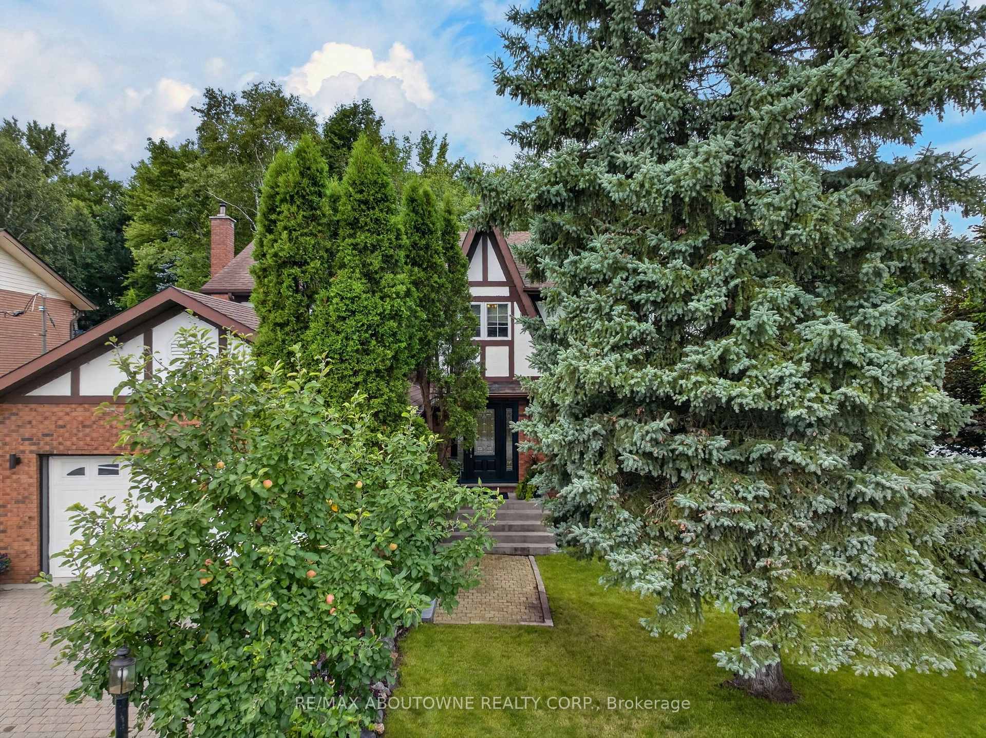 Photo 6 of 2023 Latimer Crescent, Greater Sudbury, Sudbury — HOMEH