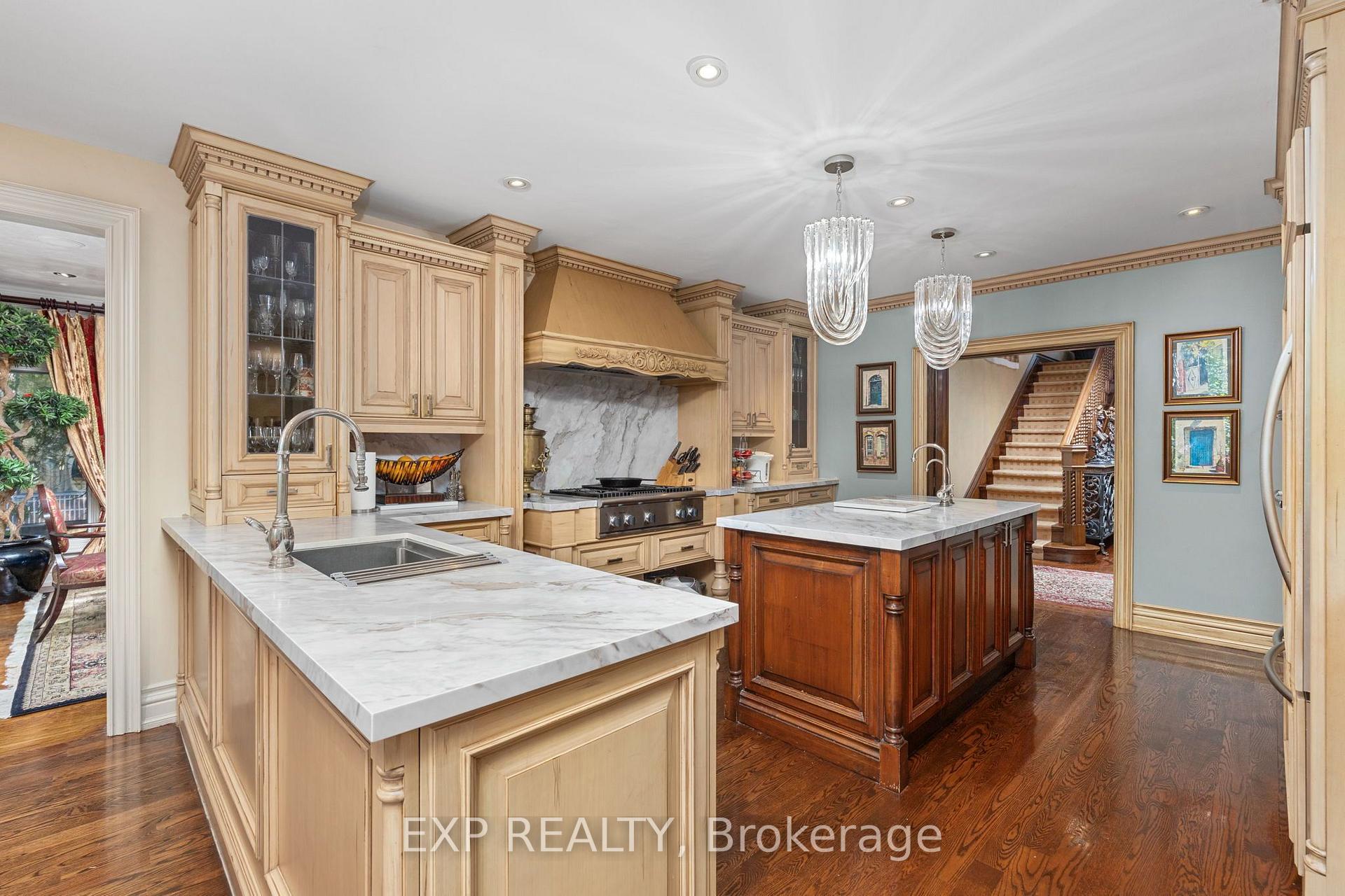 Photo 8 of 7 Ridgewood Road, Toronto, Forest Hill South — HOMEH