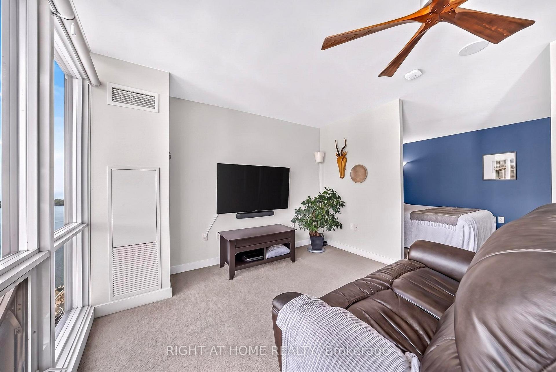 Photo 14 of Unit 5509, 11 Brunel Court, Toronto, Waterfront Communities — HOMEH