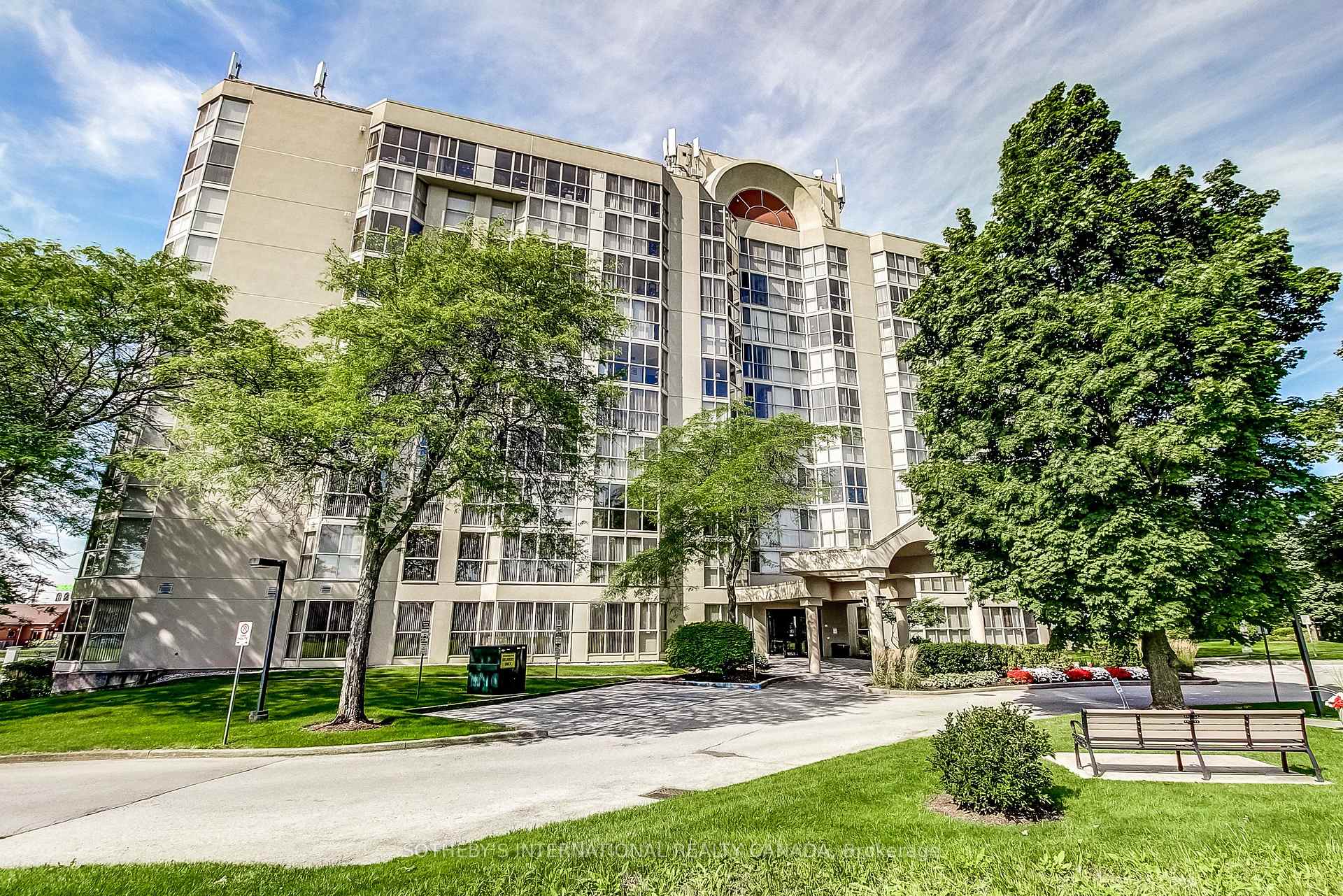 Photo 1 of Unit 1001, 162 Martindale Road, St. Catharines, Grapeview — HOMEH