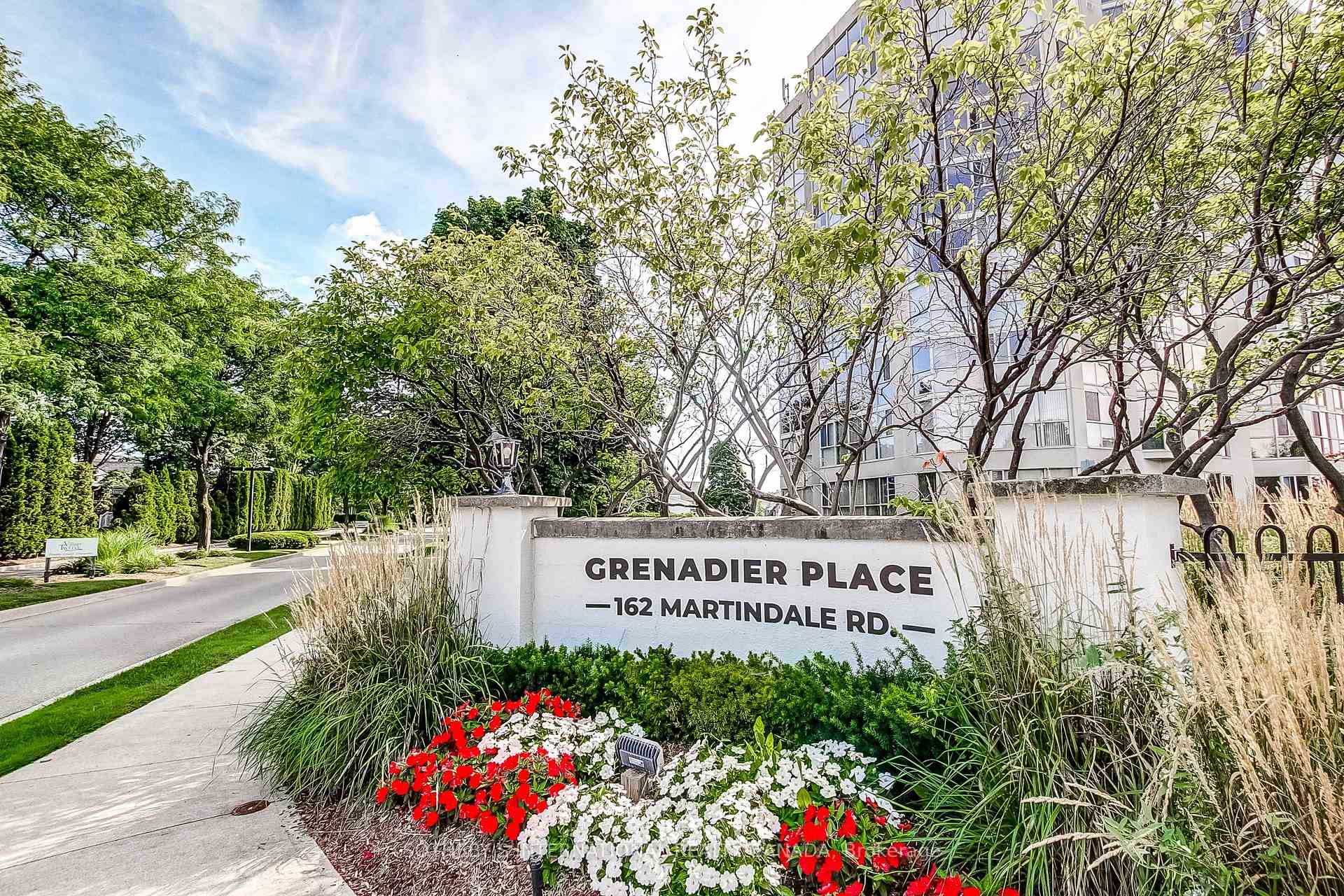 Photo 2 of Unit 1001, 162 Martindale Road, St. Catharines, Grapeview — HOMEH