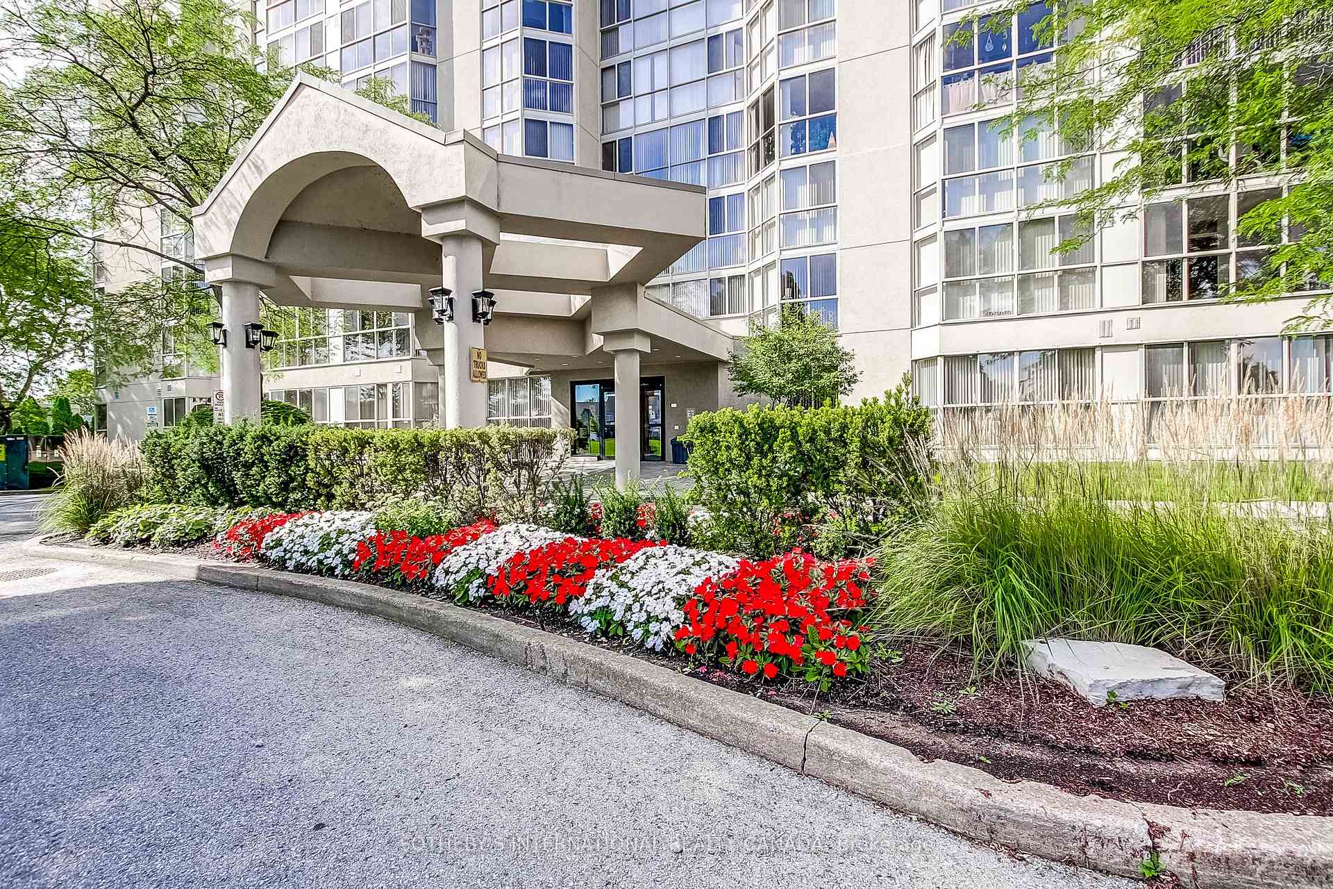 Photo 3 of Unit 1001, 162 Martindale Road, St. Catharines, Grapeview — HOMEH