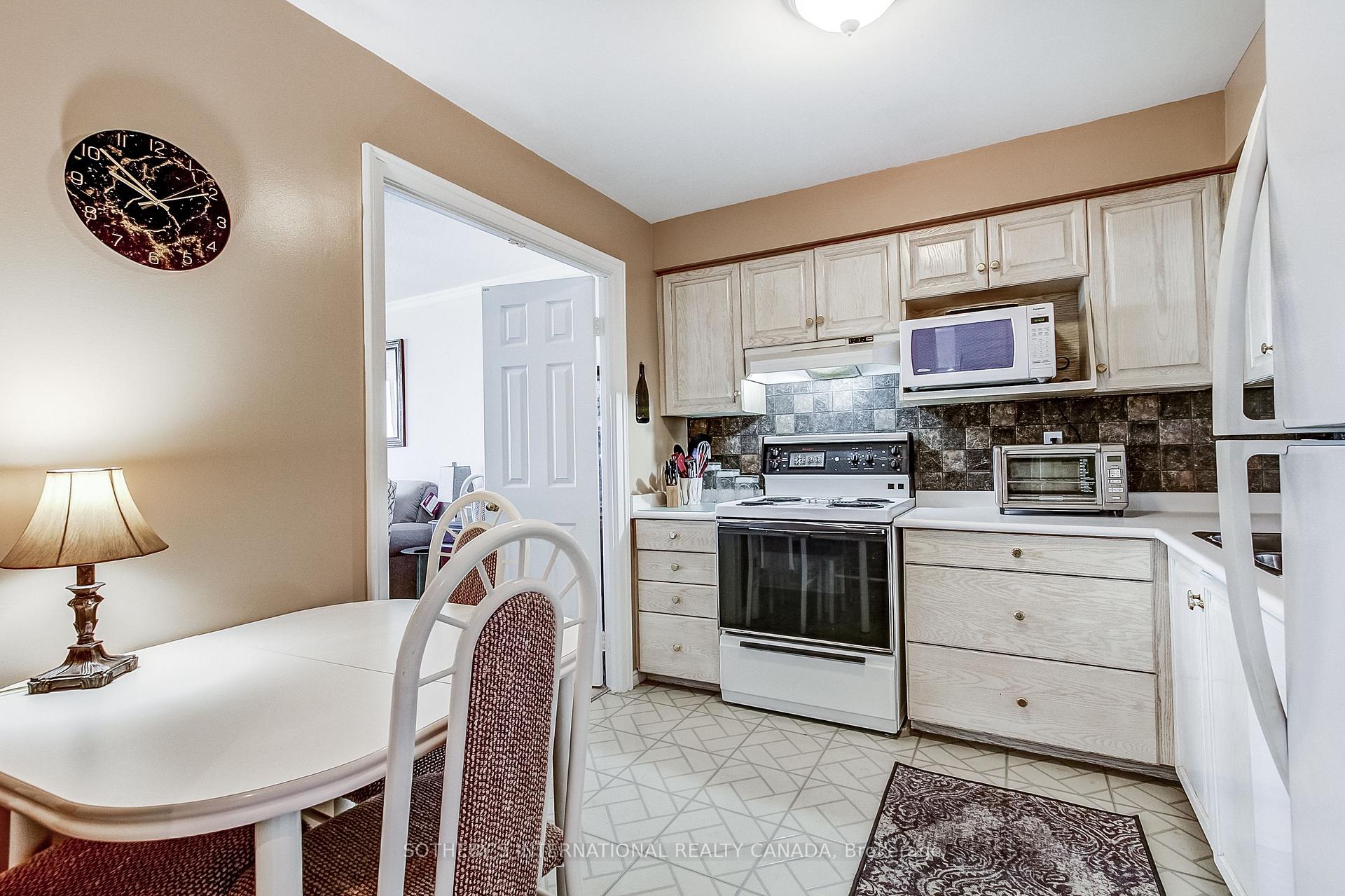 Photo 11 of Unit 1001, 162 Martindale Road, St. Catharines, Grapeview — HOMEH