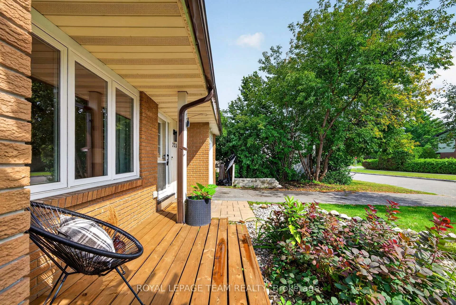 Photo 5 of 2333 Cotters Crescent, Ottawa, Windsor Park Village — HOMEH