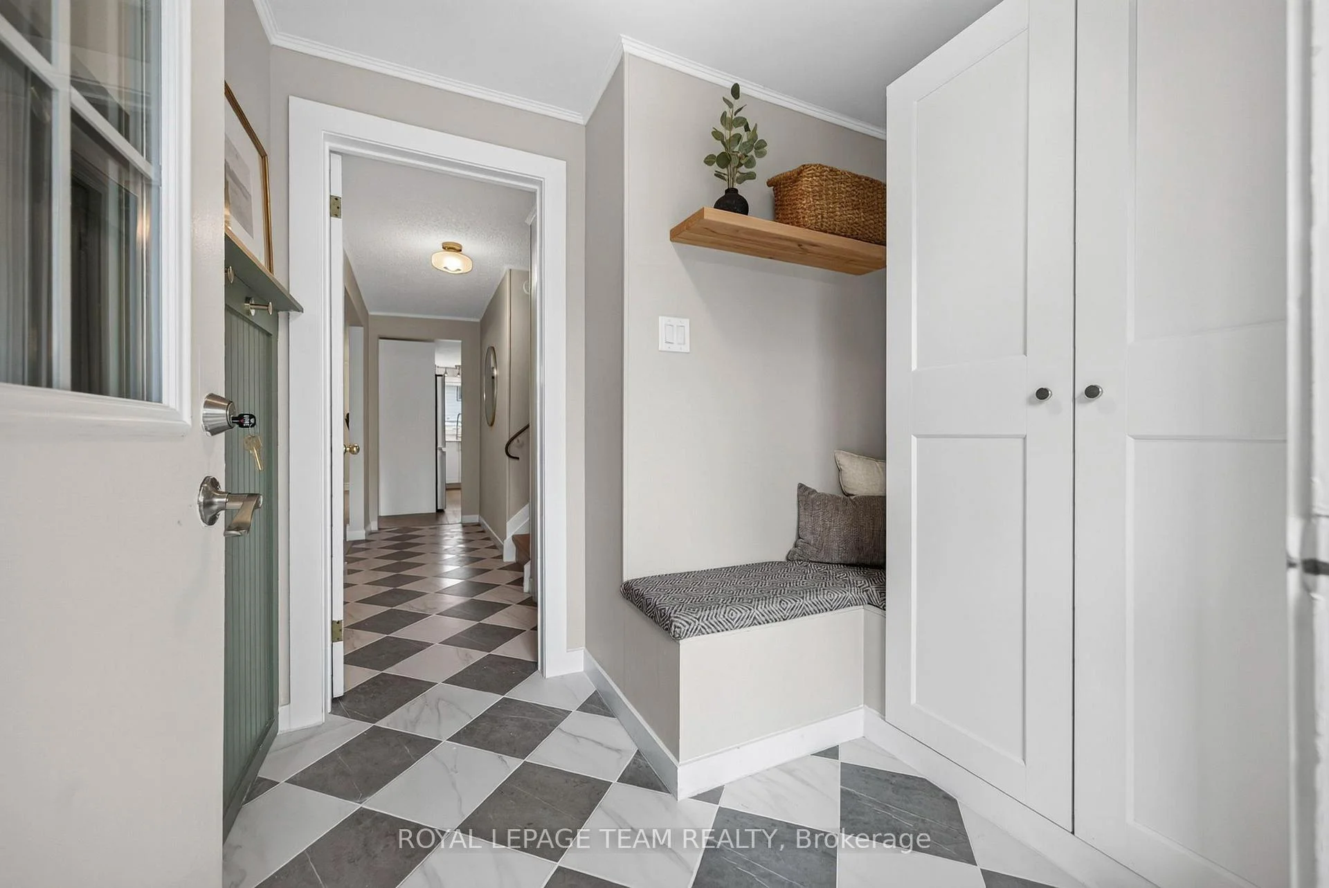 Photo 11 of 2333 Cotters Crescent, Ottawa, Windsor Park Village — HOMEH