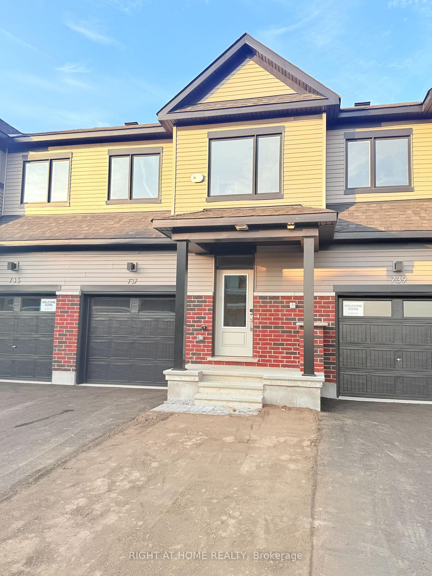 Photo 1 of 737 Haflinger Row, Ottawa, Btwn Franktown Rd. & Fallowfield Rd. — HOMEH