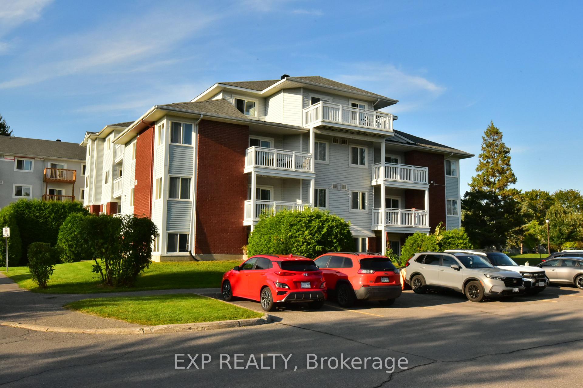 Photo 5 of Unit 5, 266 Lorry Greenberg Drive, Ottawa, Hunt Club Park/Greenboro — HOMEH