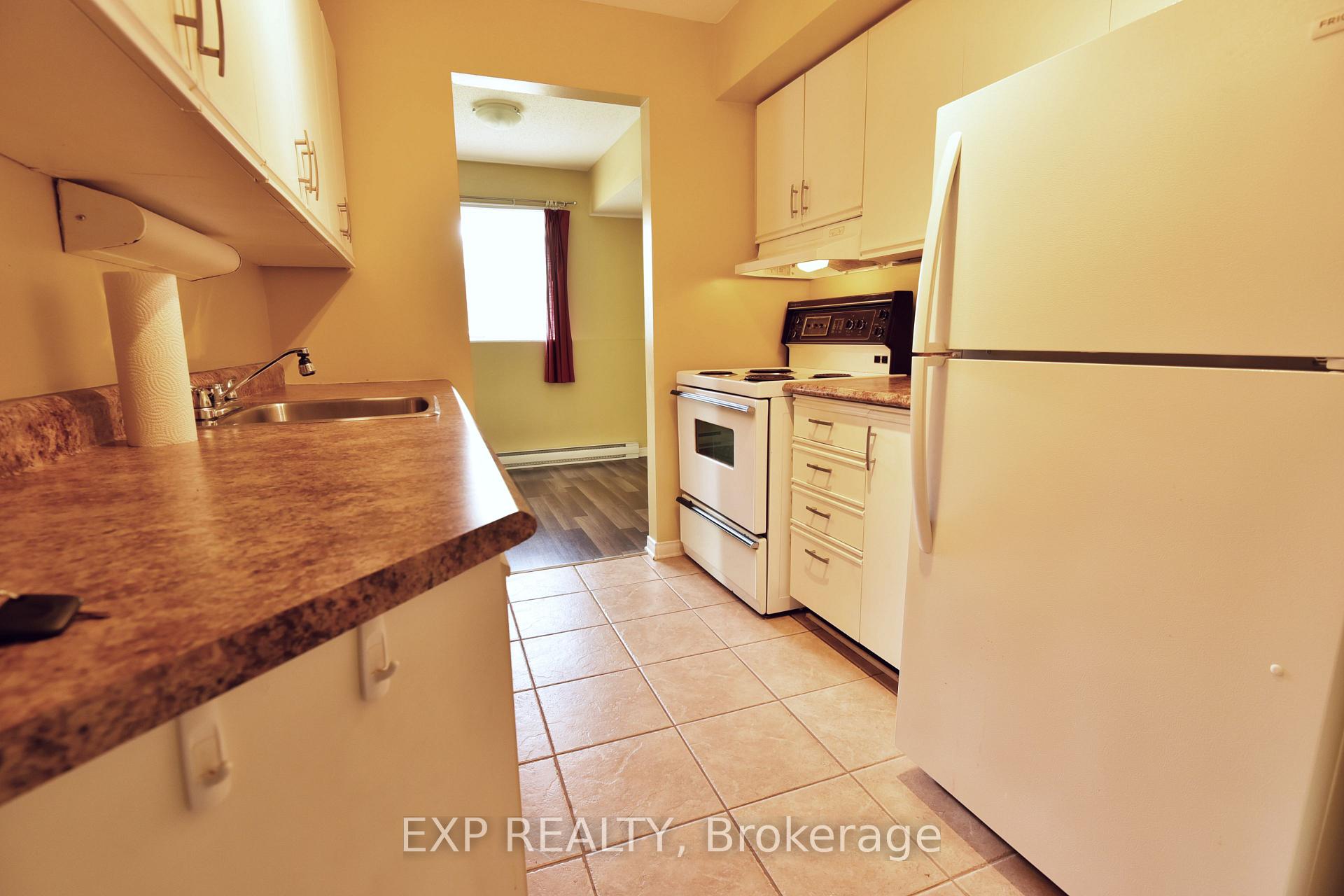 Photo 10 of Unit 5, 266 Lorry Greenberg Drive, Ottawa, Hunt Club Park/Greenboro — HOMEH