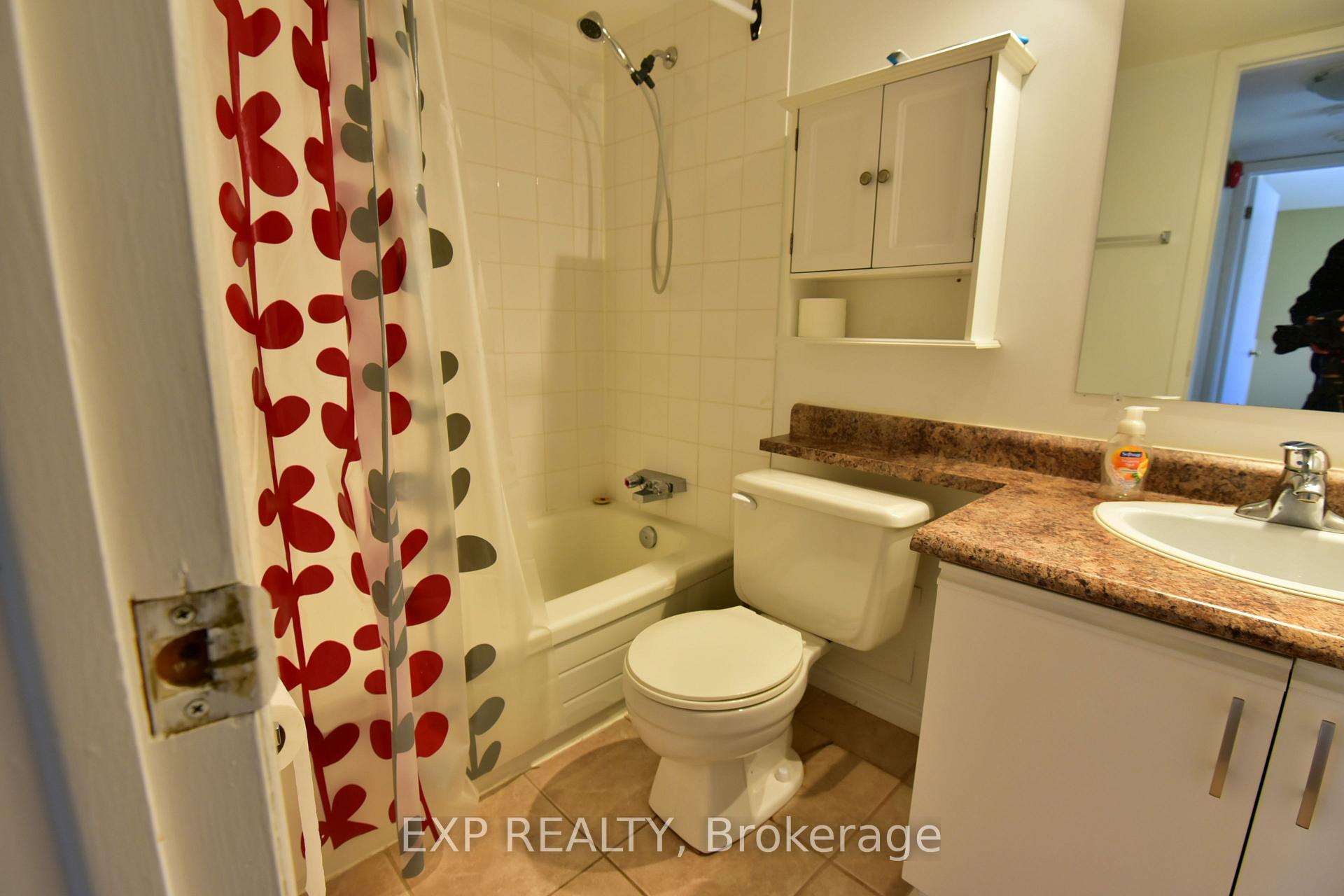 Photo 23 of Unit 5, 266 Lorry Greenberg Drive, Ottawa, Hunt Club Park/Greenboro — HOMEH