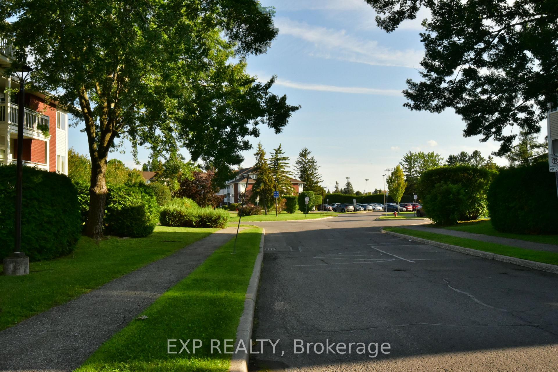 Photo 28 of Unit 5, 266 Lorry Greenberg Drive, Ottawa, Hunt Club Park/Greenboro — HOMEH