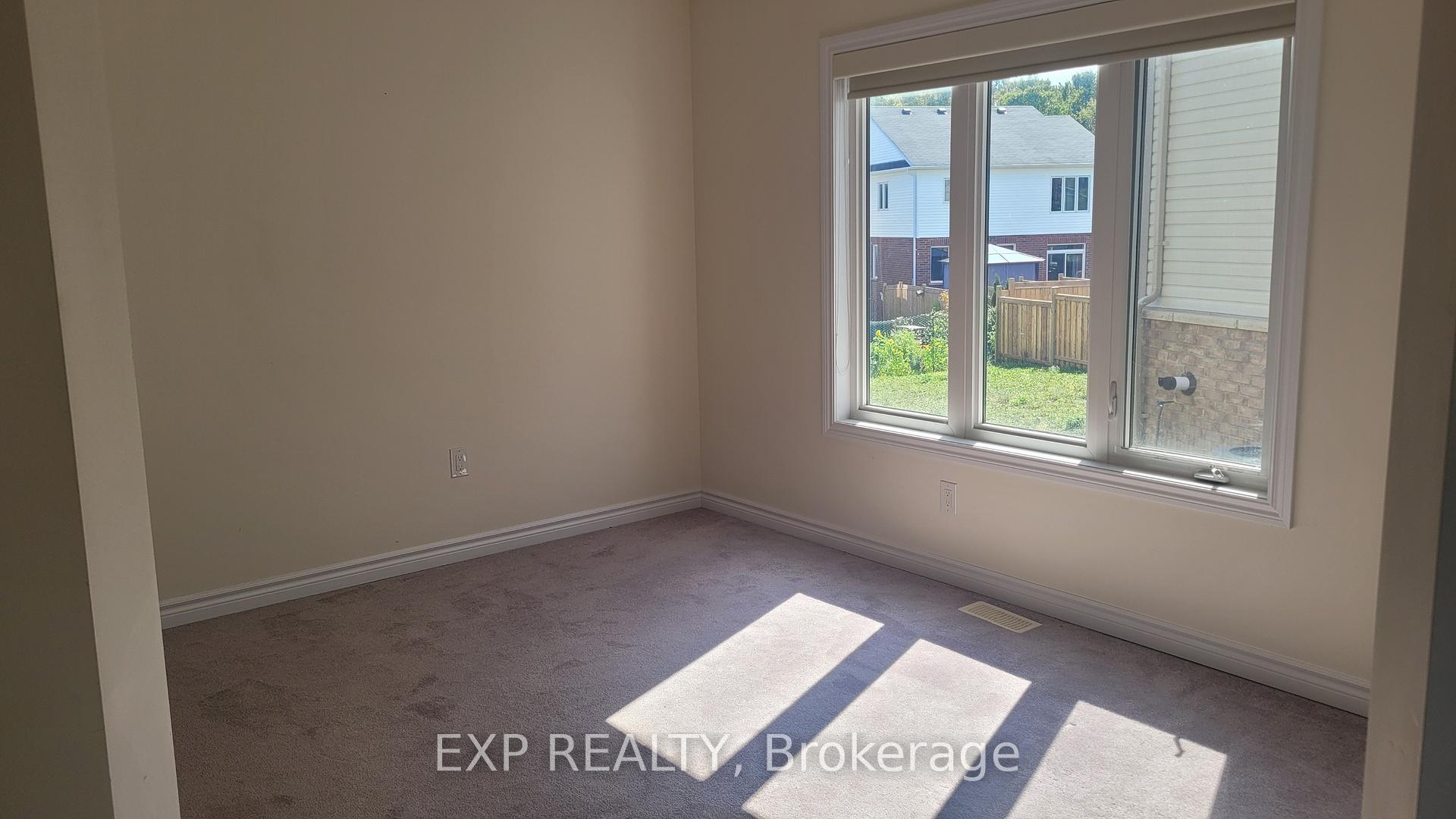 Photo 7 of Unit 1, 208 Isabella Drive, Orillia — HOMEH