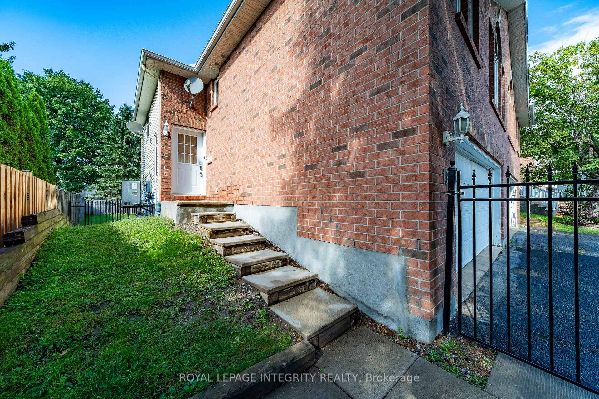 Photo 4 of 133 Mountshannon Drive, Ottawa, Barrhaven - Longfields — HOMEH
