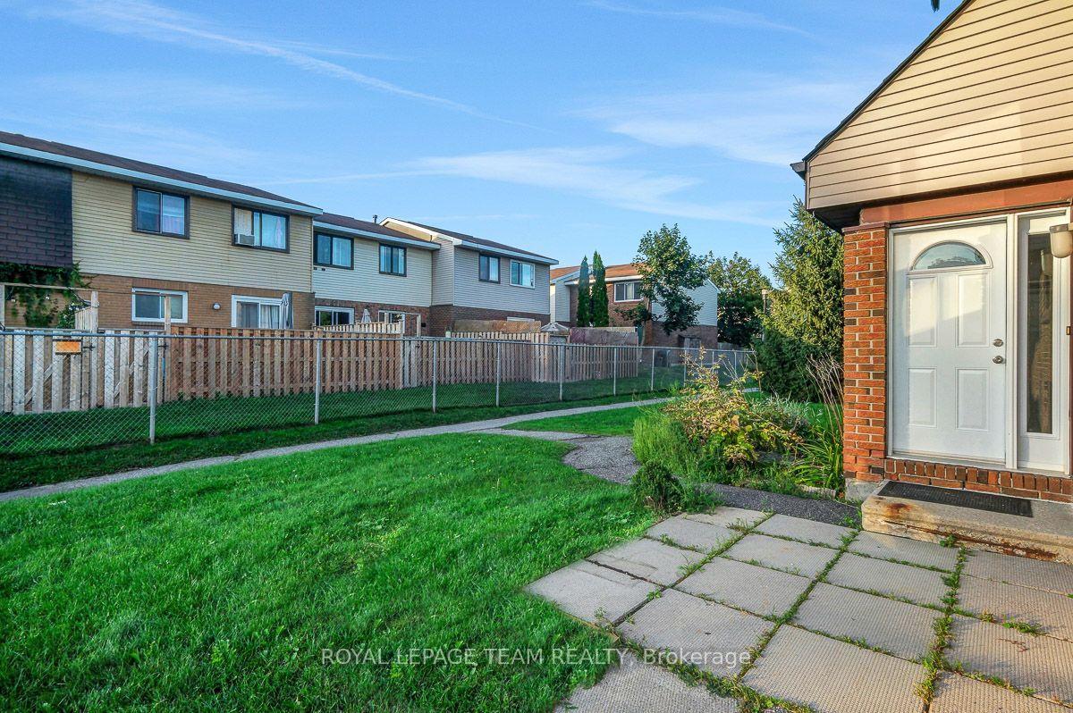 Photo 2 of Unit 100, 13 Woodvale Green Drive, Ottawa, Craig Henry/Woodvale — HOMEH