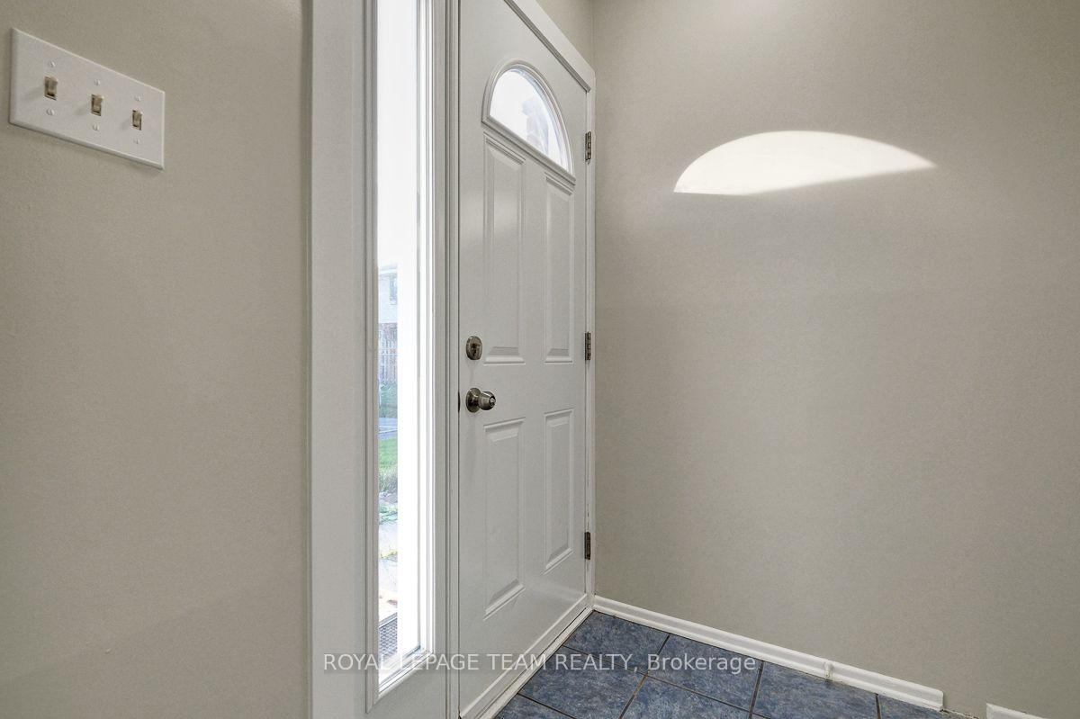 Photo 4 of Unit 100, 13 Woodvale Green Drive, Ottawa, Craig Henry/Woodvale — HOMEH