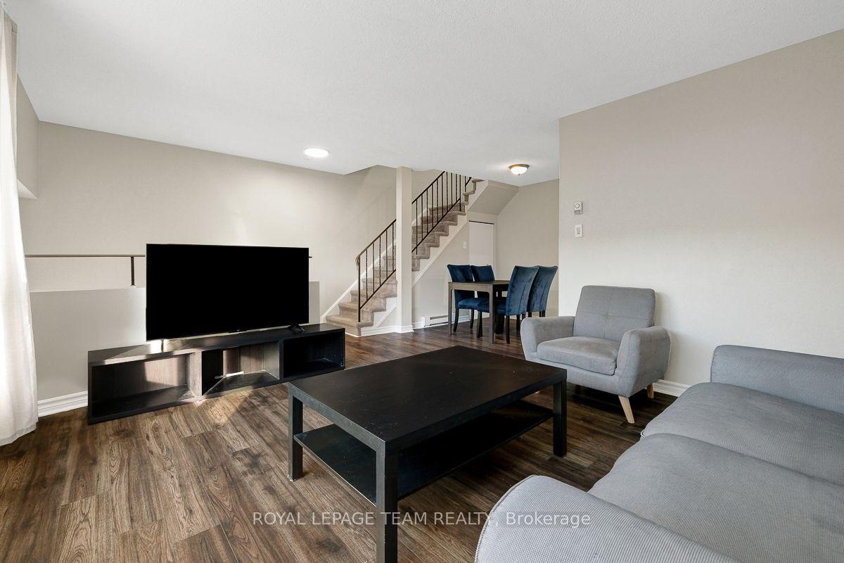 Photo 10 of Unit 100, 13 Woodvale Green Drive, Ottawa, Craig Henry/Woodvale — HOMEH