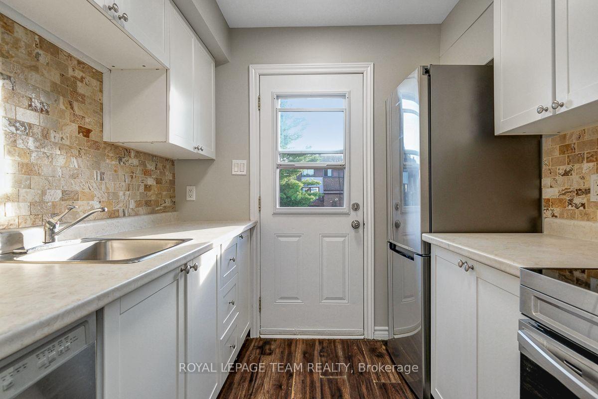 Photo 18 of Unit 100, 13 Woodvale Green Drive, Ottawa, Craig Henry/Woodvale — HOMEH