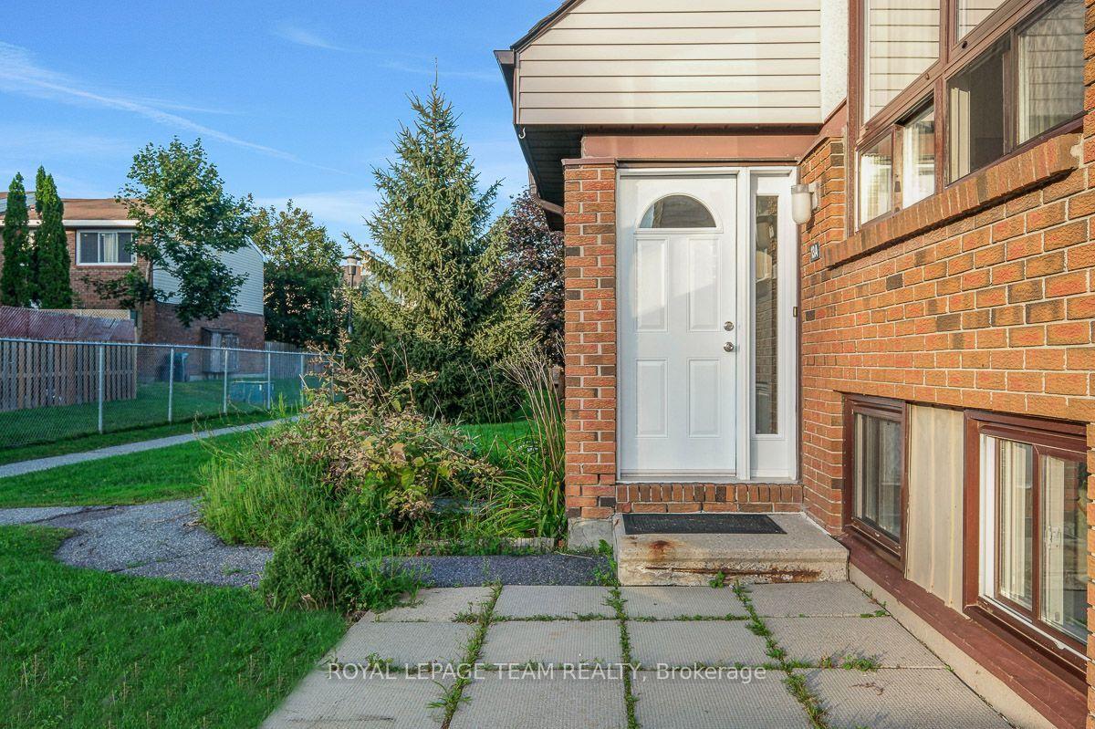 Photo 36 of Unit 100, 13 Woodvale Green Drive, Ottawa, Craig Henry/Woodvale — HOMEH