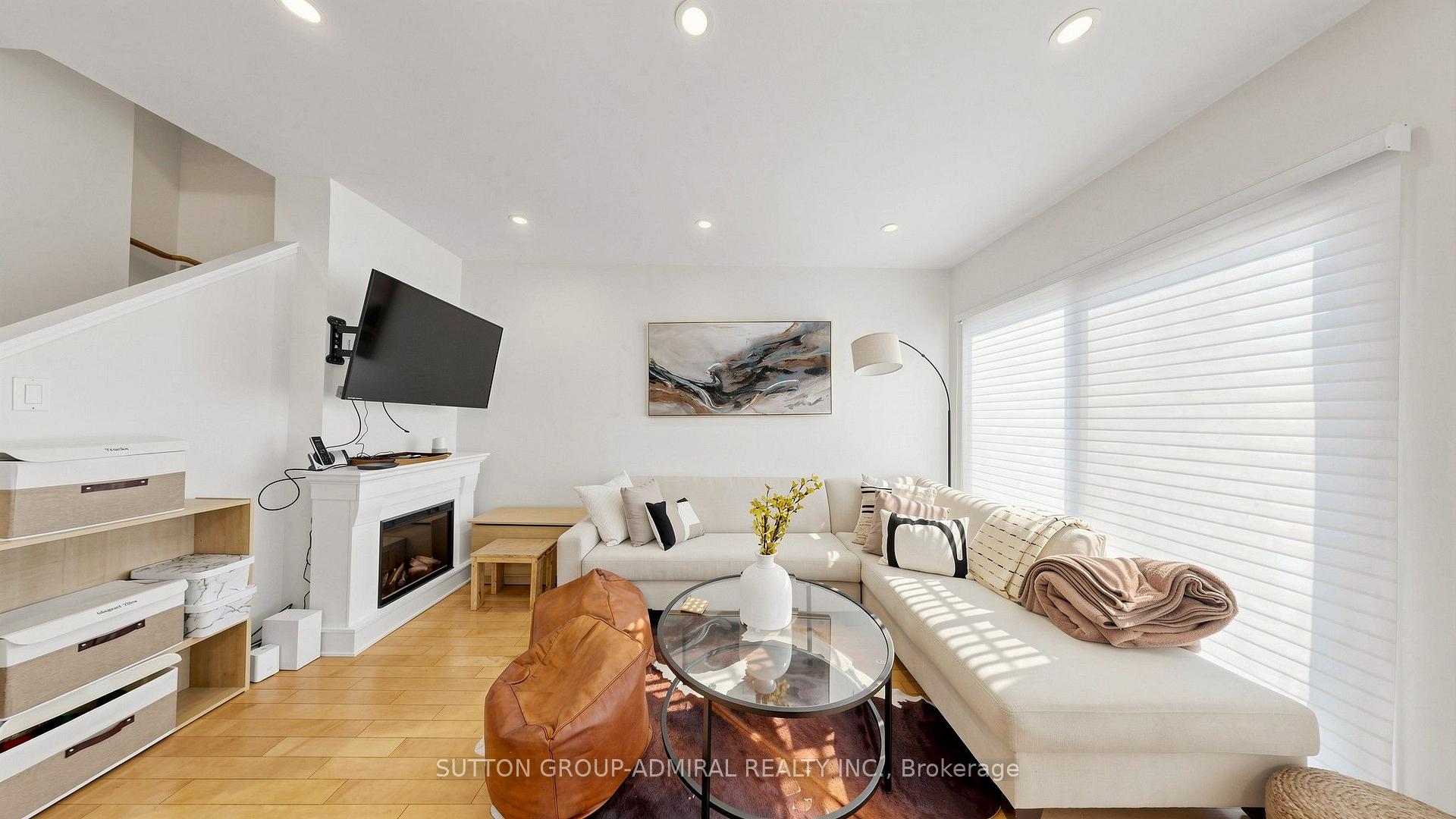 Photo of Unit 46, 735 New Westminster Drive