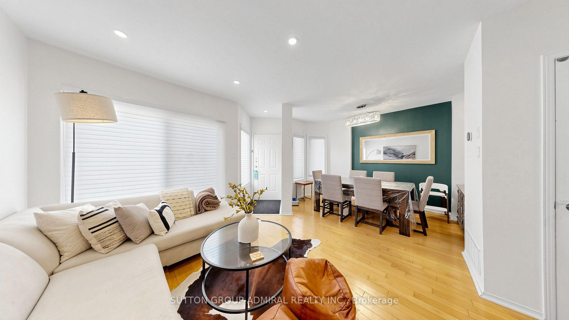 Photo 4 of Unit 46, 735 New Westminster Drive, Vaughan, Brownridge — HOMEH
