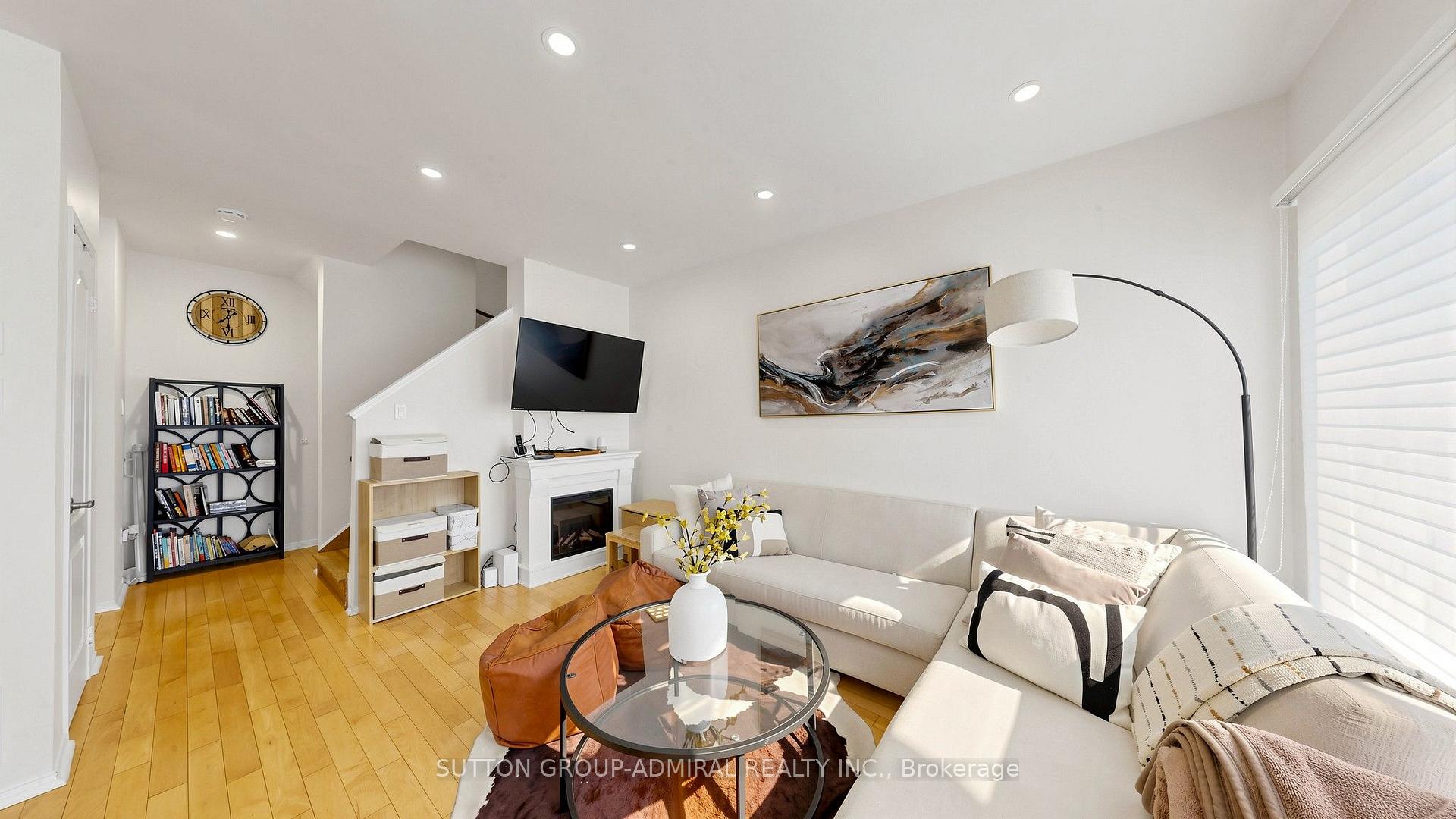 Photo 5 of Unit 46, 735 New Westminster Drive, Vaughan, Brownridge — HOMEH