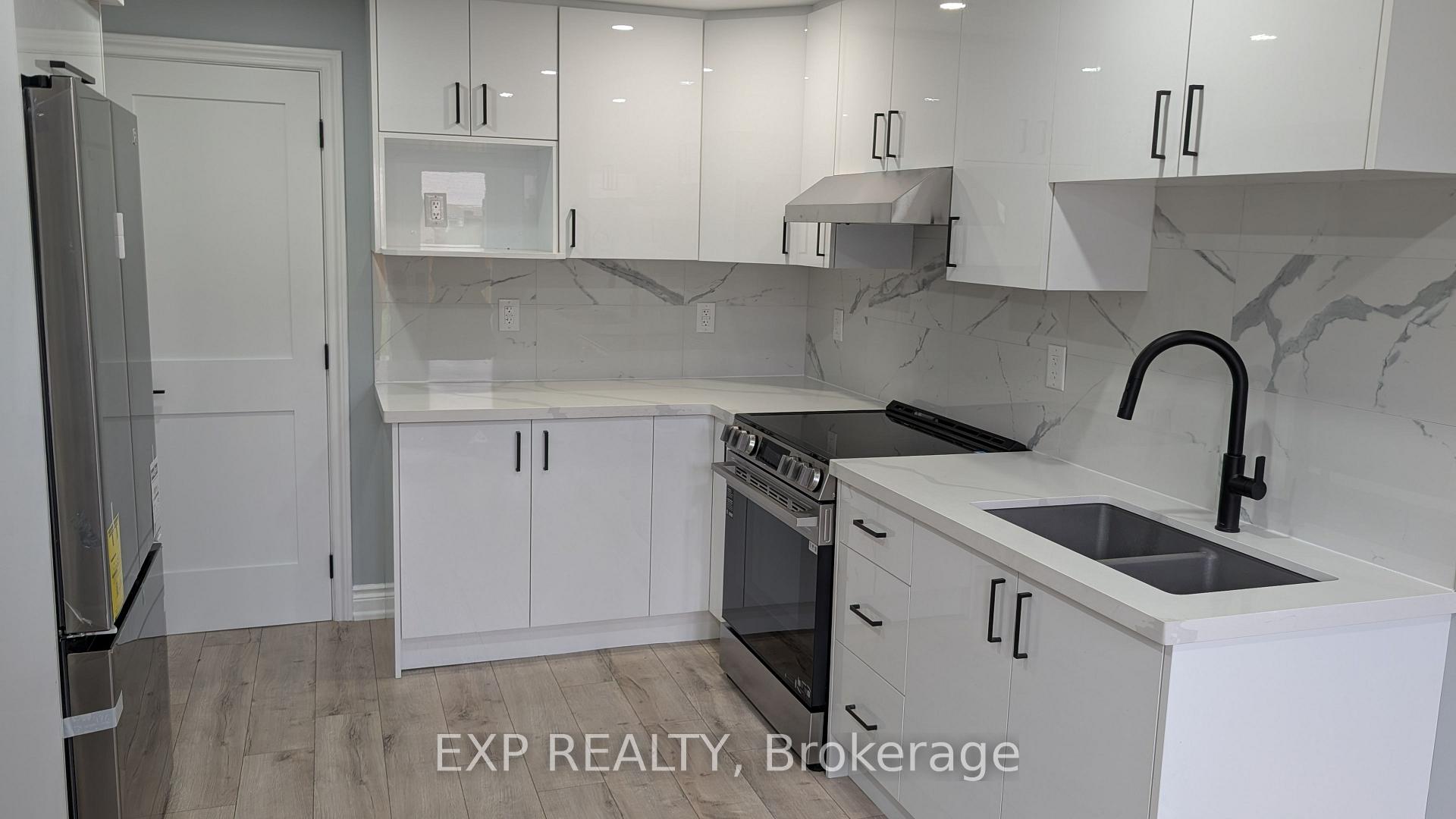 Photo 3 of Unit 2, 208 Isabella Drive, Orillia — HOMEH