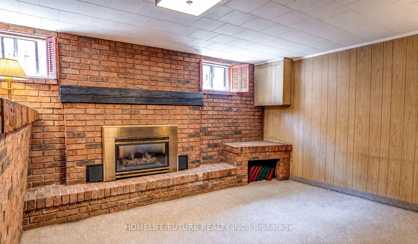 Front of Unit Bsmt, 7 Stonehenge Crescent