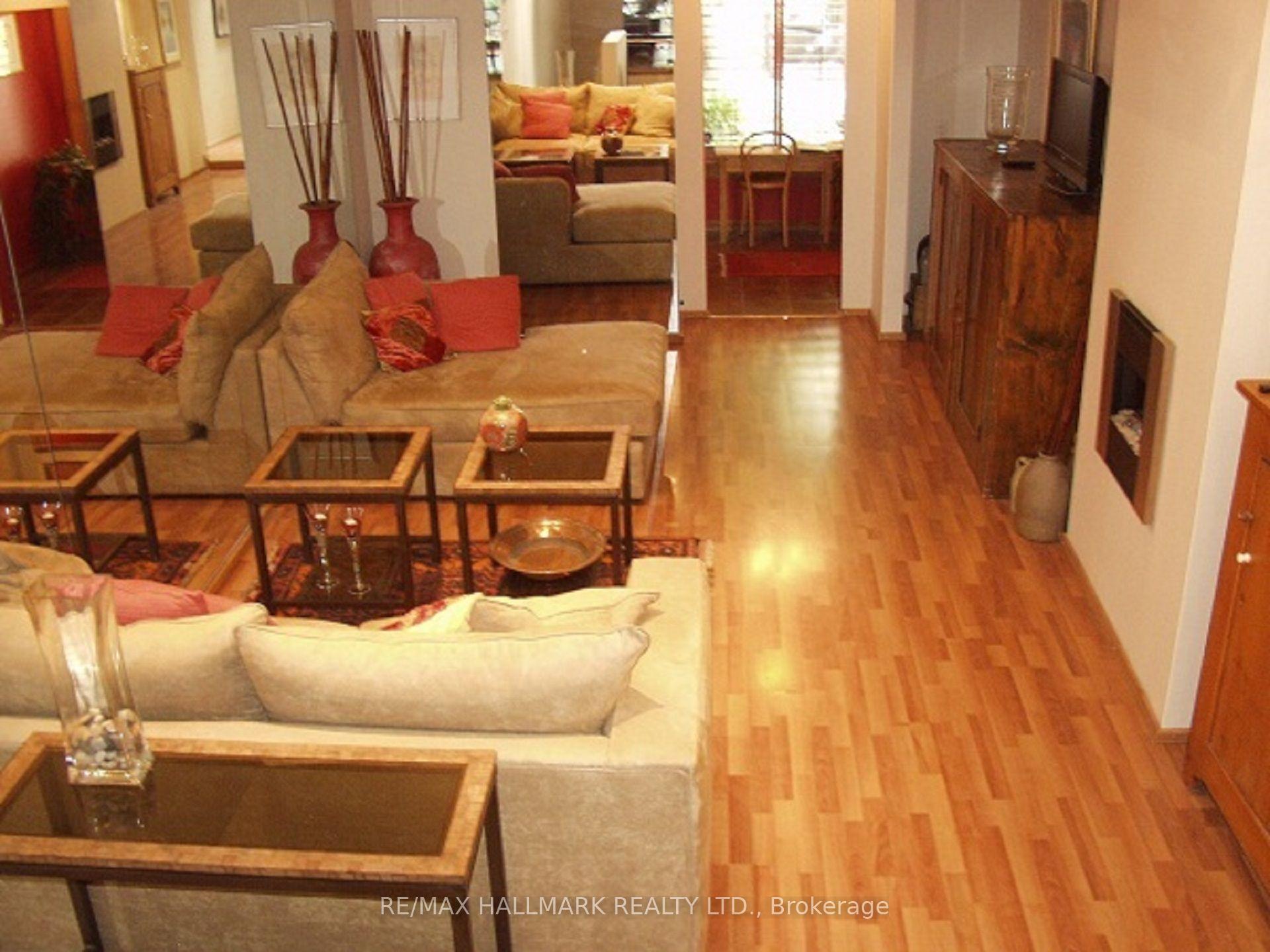 Photo 3 of 118 Seaton Street, Toronto, Moss Park — HOMEH