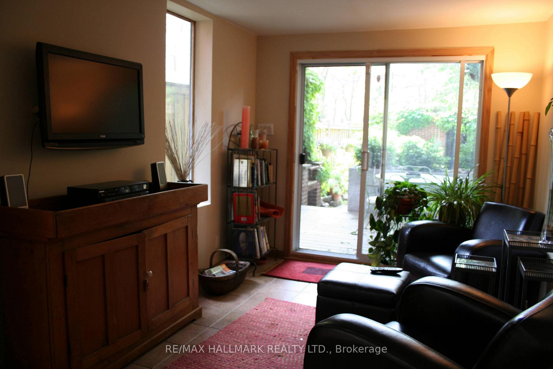 Photo 6 of 118 Seaton Street, Toronto, Moss Park — HOMEH