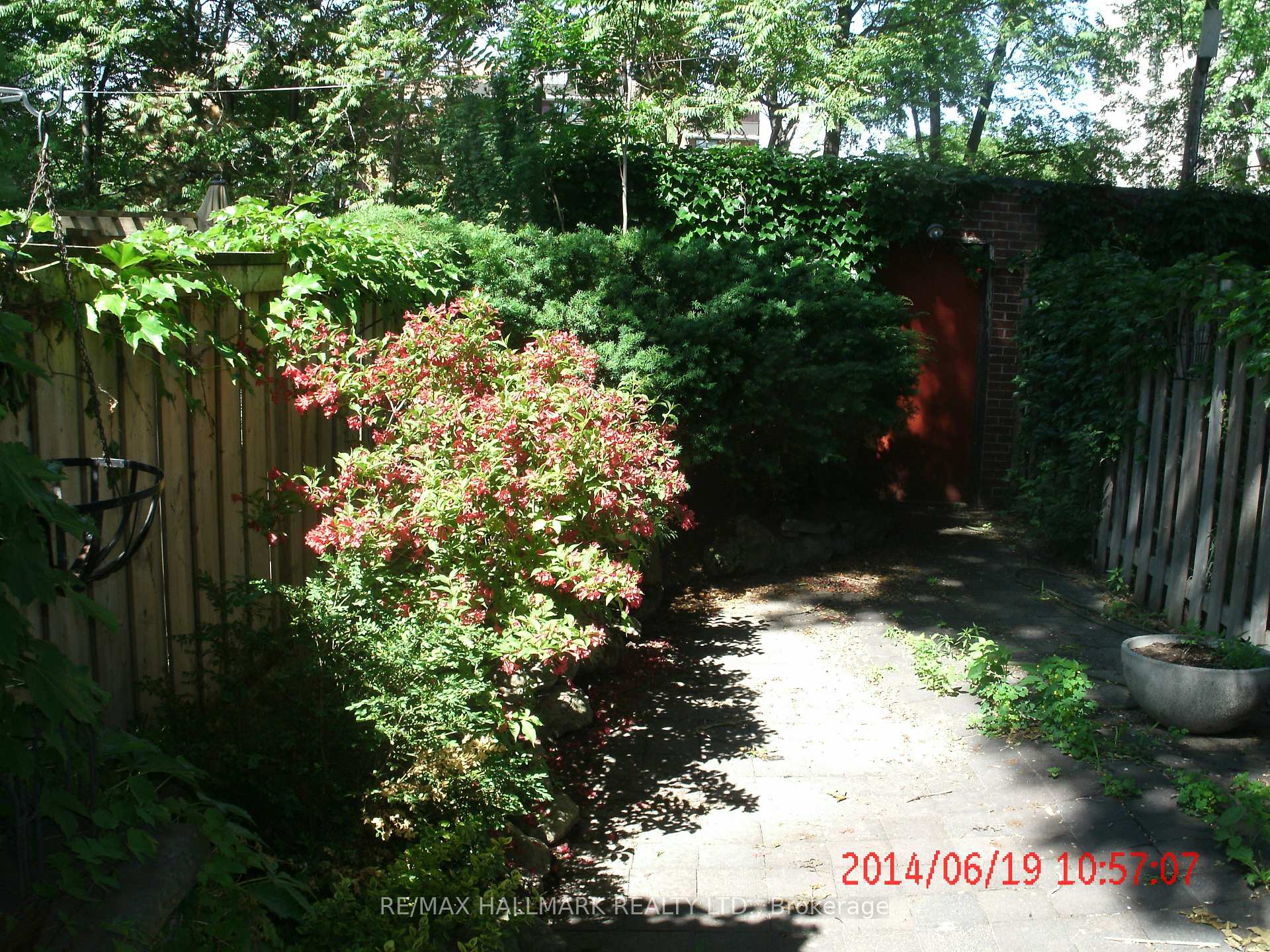 Photo 11 of 118 Seaton Street, Toronto, Moss Park — HOMEH
