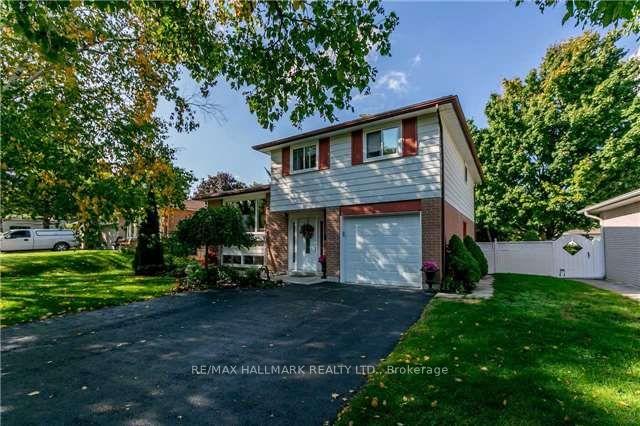 Photo of Unit Upper Unit, 8 Meadowland Avenue