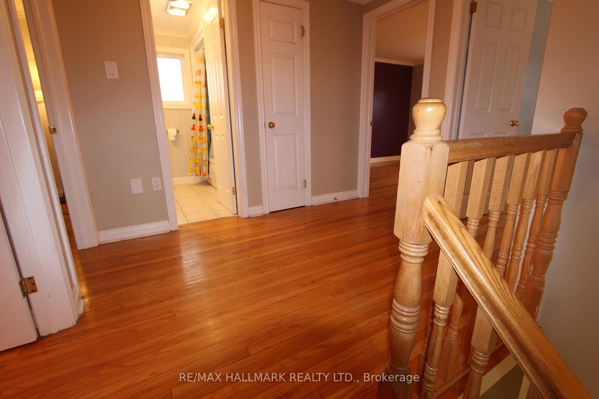 Photo 15 of Unit Upper Unit, 8 Meadowland Avenue, Barrie, Allandale Heights — HOMEH