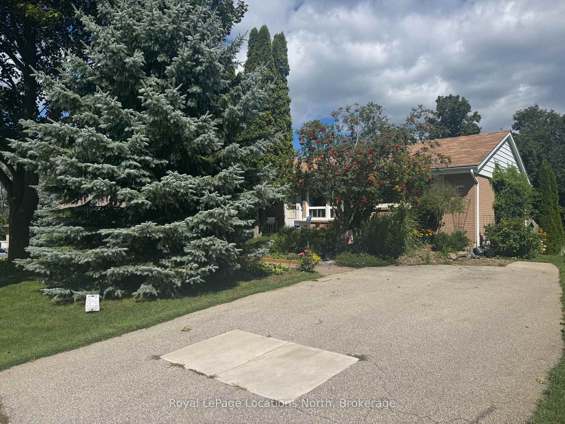 Photo 3 of 245 Pearson Street N, Meaford — HOMEH