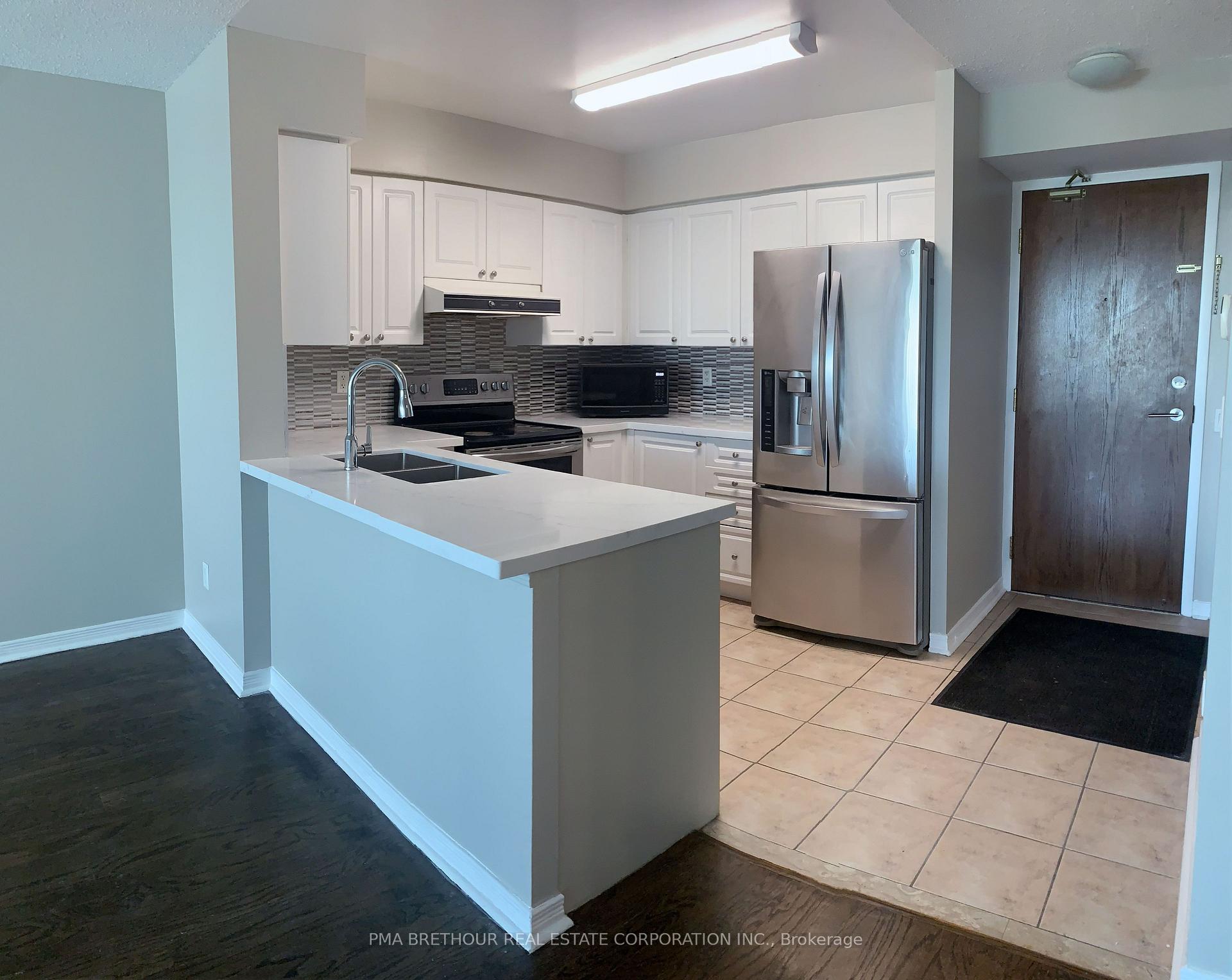 Photo 2 of Unit 609, 11 Oneida Crescent, Richmond Hill, Langstaff — HOMEH