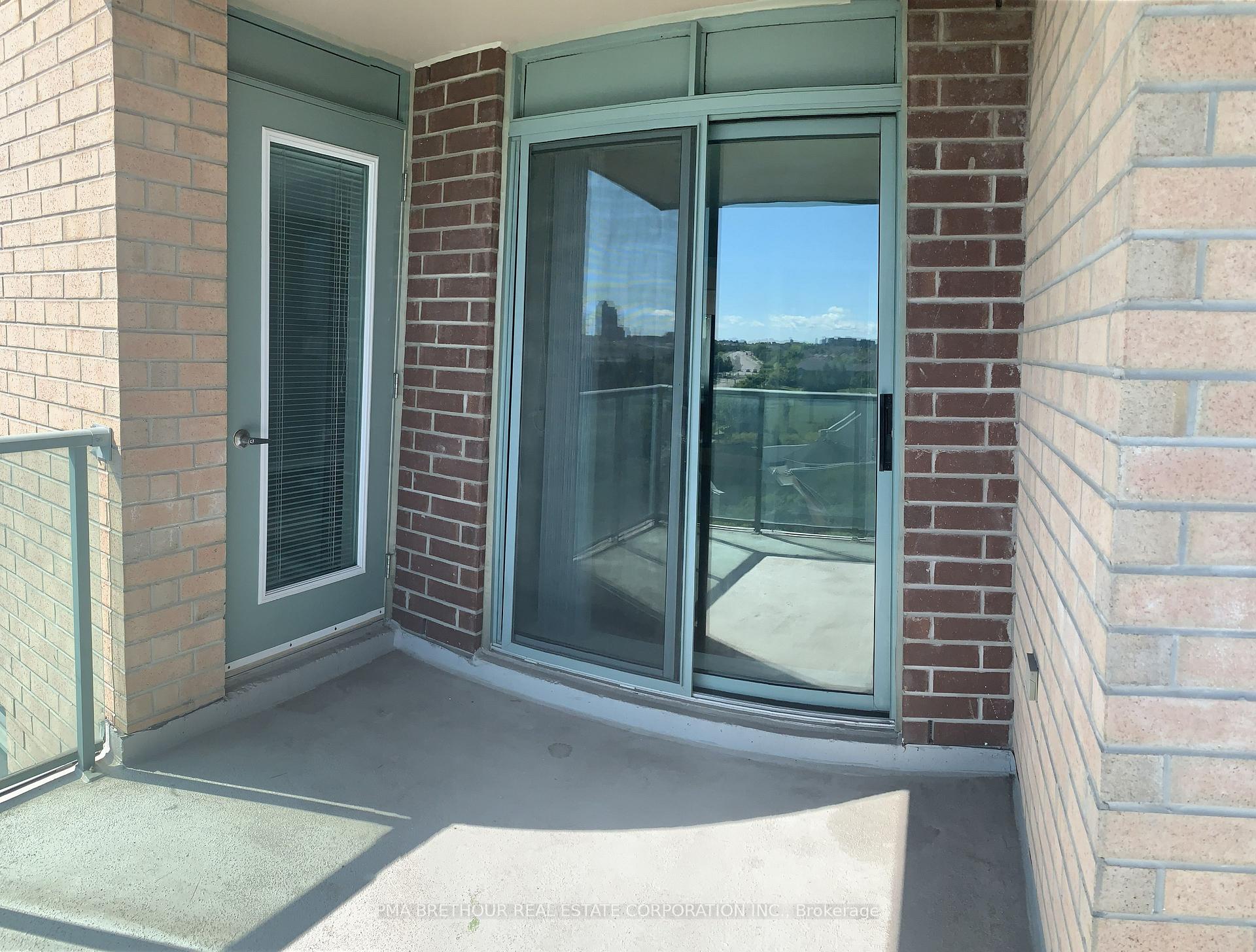 Photo 6 of Unit 609, 11 Oneida Crescent, Richmond Hill, Langstaff — HOMEH