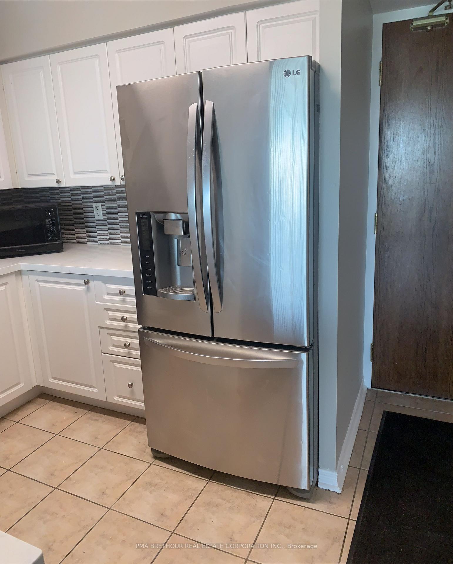 Photo 9 of Unit 609, 11 Oneida Crescent, Richmond Hill, Langstaff — HOMEH