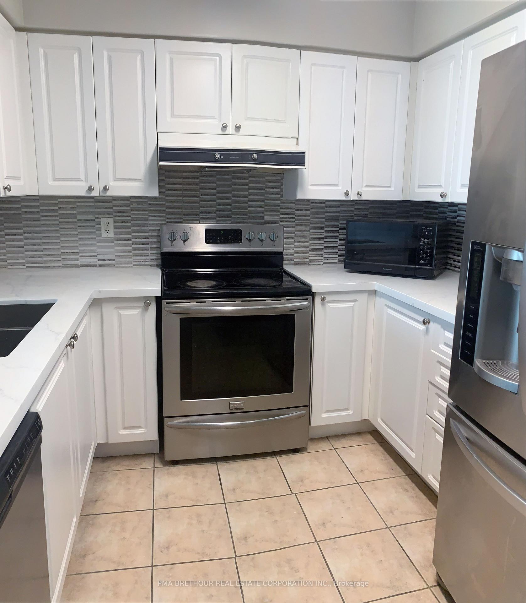 Photo 10 of Unit 609, 11 Oneida Crescent, Richmond Hill, Langstaff — HOMEH