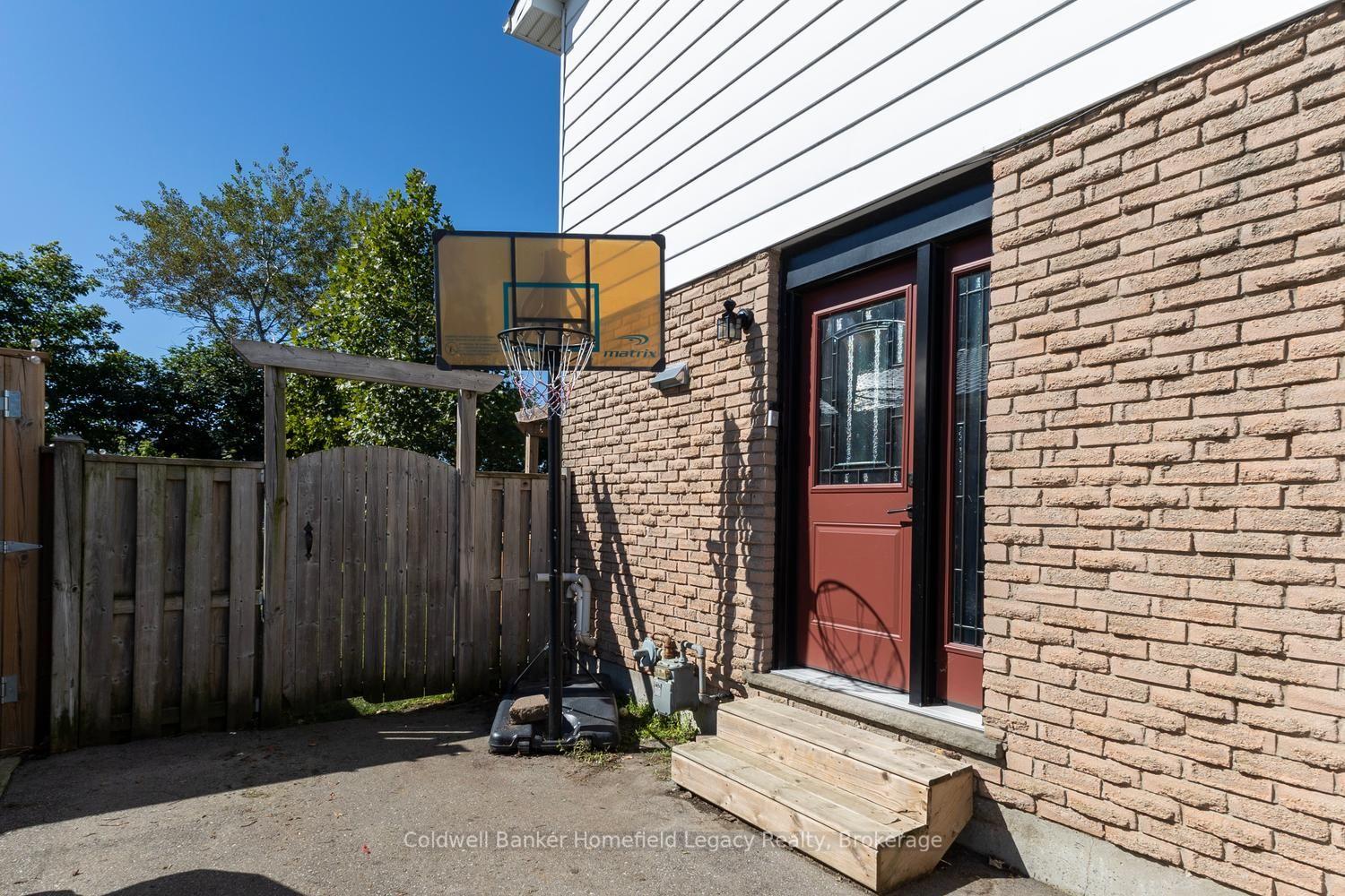 Photo 33 of 185 Maple Avenue, Stratford — HOMEH