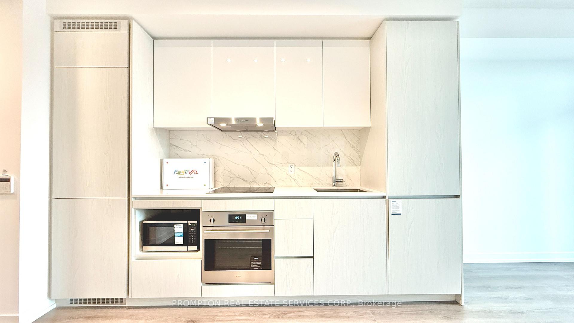 Photo 2 of Unit 3002, 28 Interchange Way, Vaughan, Vaughan Corporate Centre — HOMEH