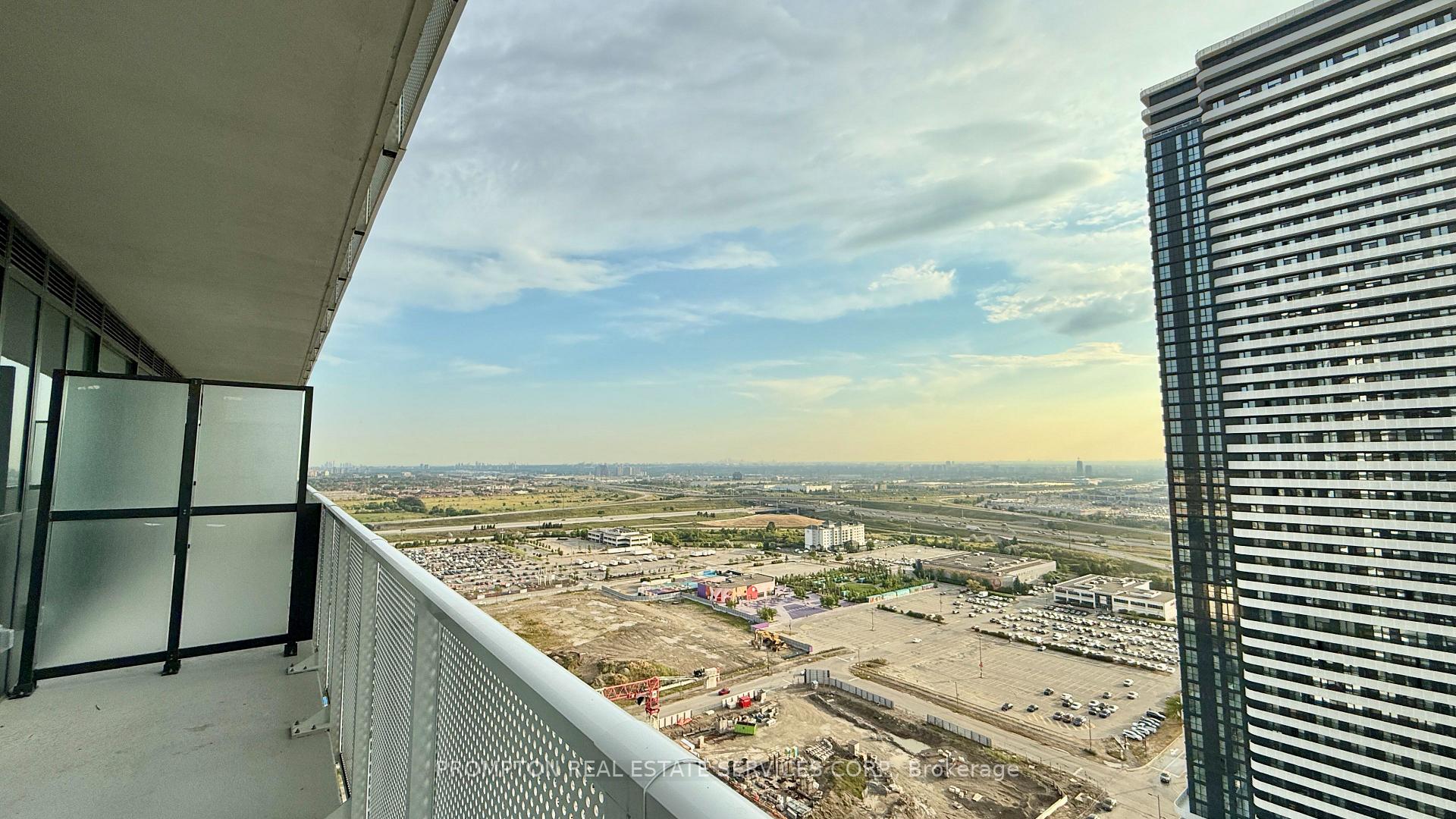 Photo 16 of Unit 3002, 28 Interchange Way, Vaughan, Vaughan Corporate Centre — HOMEH