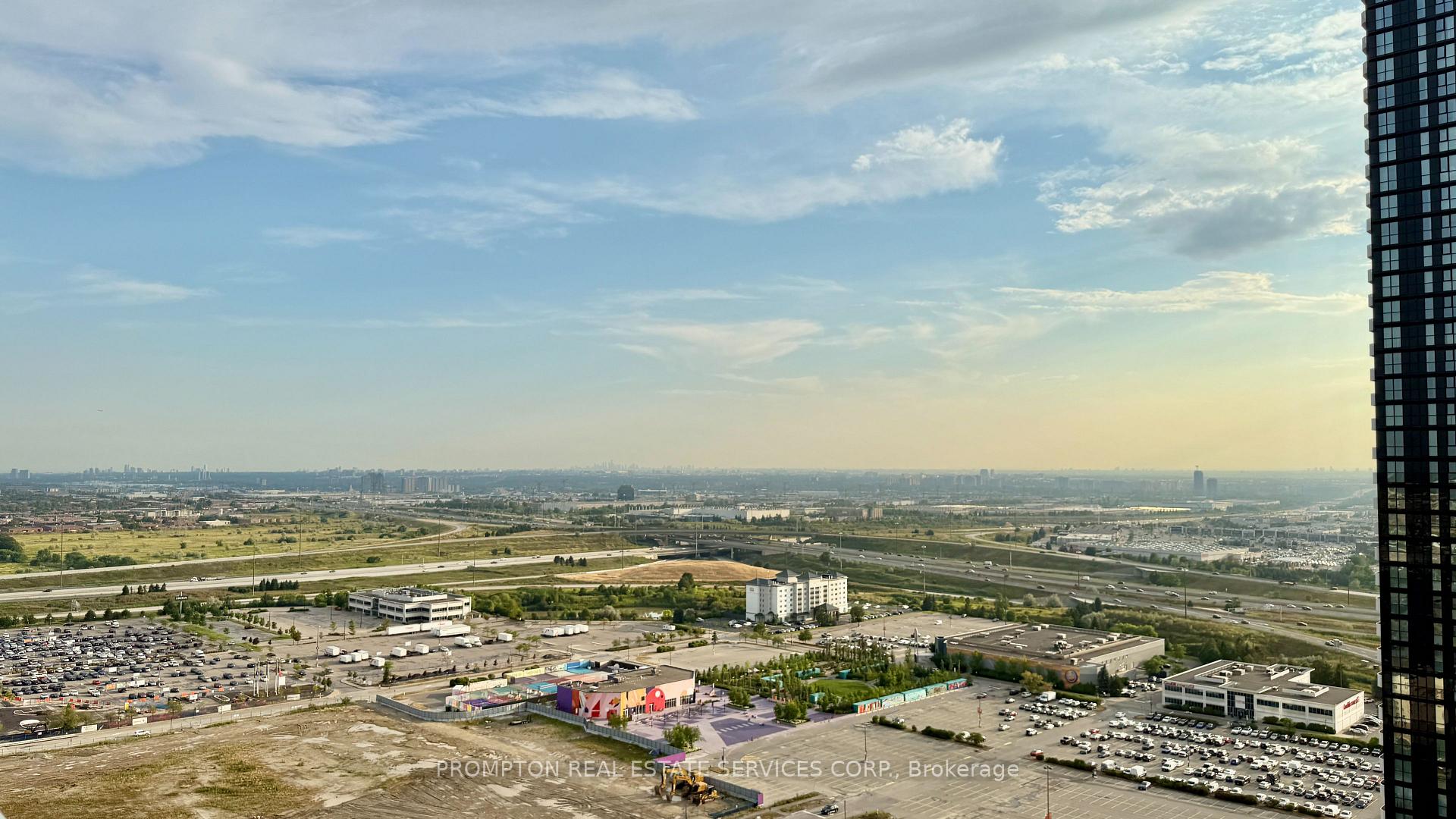Photo 17 of Unit 3002, 28 Interchange Way, Vaughan, Vaughan Corporate Centre — HOMEH