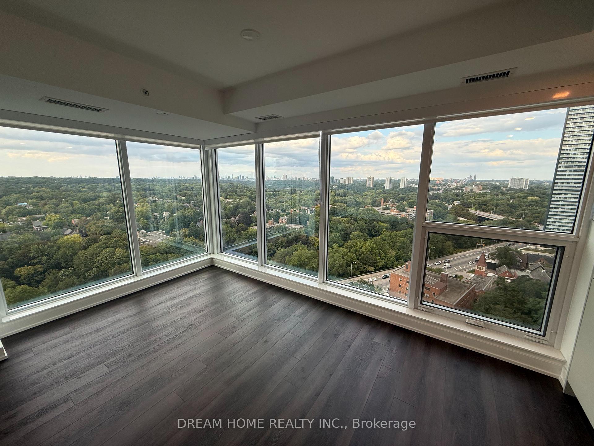Photo 3 of Unit 2007, 609 Sherbourne Street, Toronto, North St. James Town — HOMEH