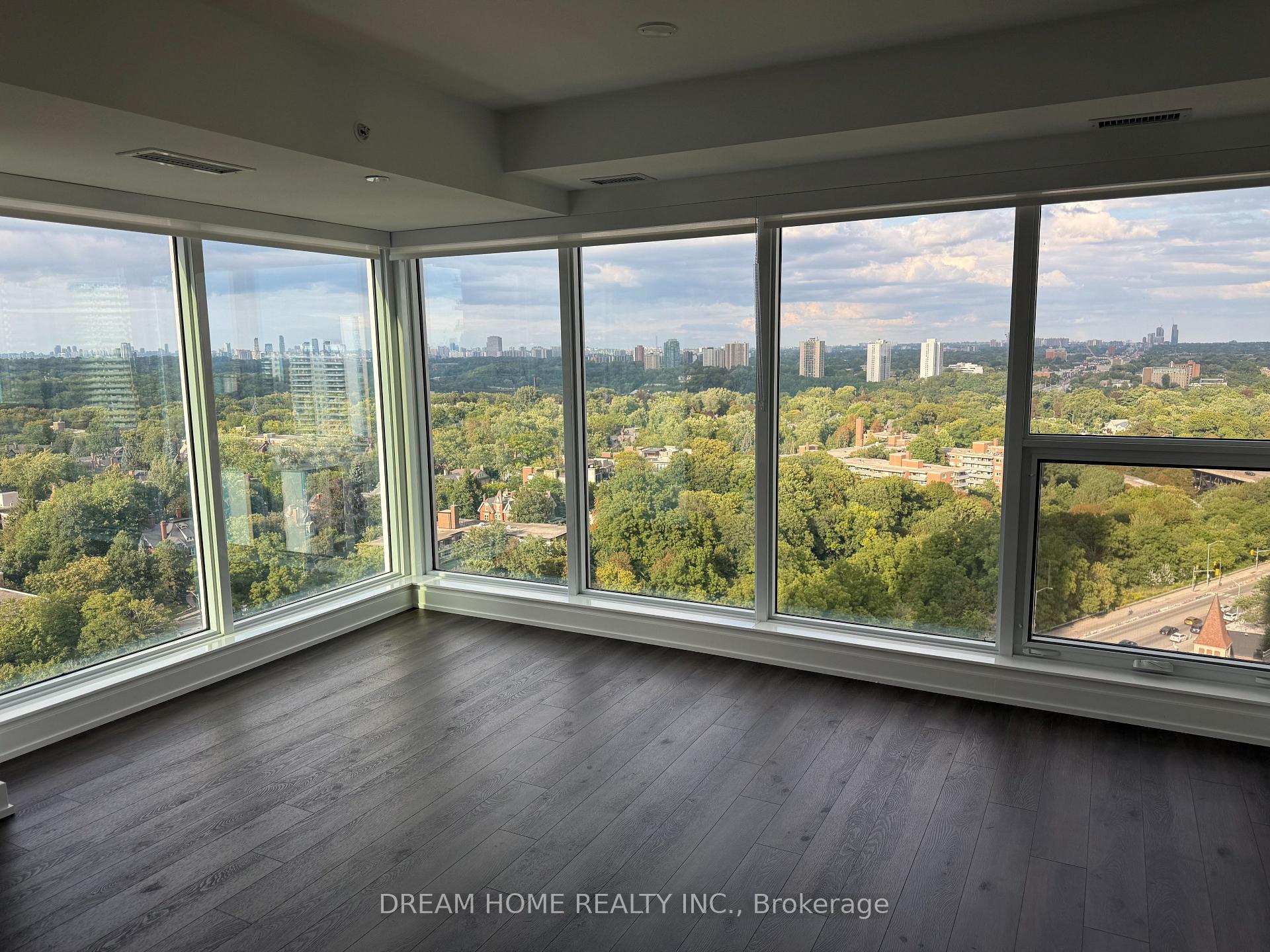 Photo 18 of Unit 2007, 609 Sherbourne Street, Toronto, North St. James Town — HOMEH