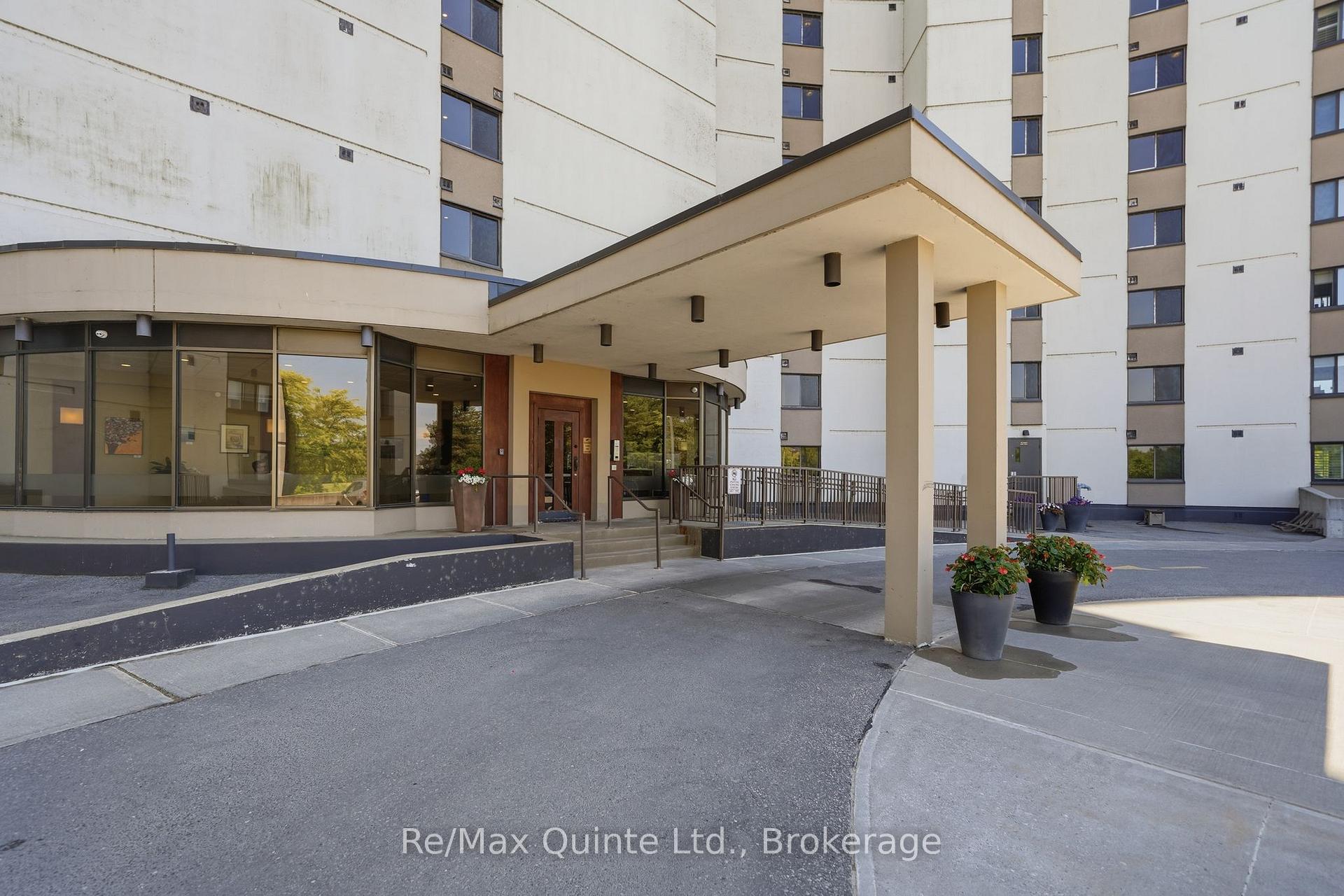 Photo 8 of Unit 307, 2 South Front Street, Belleville, Belleville Ward — HOMEH