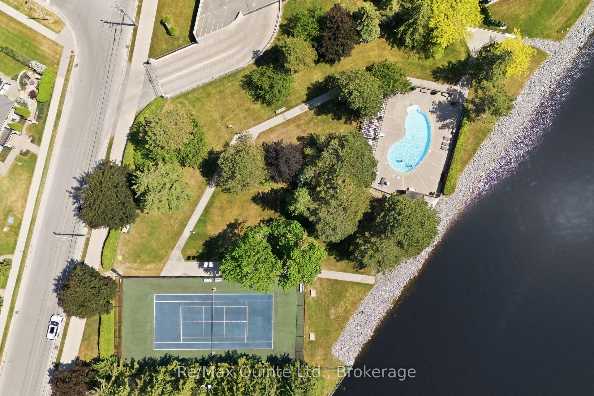 Photo 13 of Unit 307, 2 South Front Street, Belleville, Belleville Ward — HOMEH