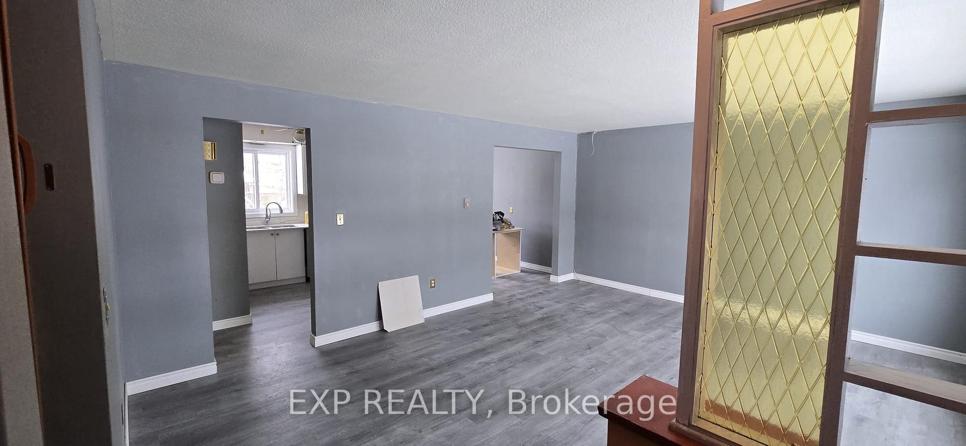 Photo 4 of 6753 Wilinger Street, Niagara Falls, Stamford — HOMEH