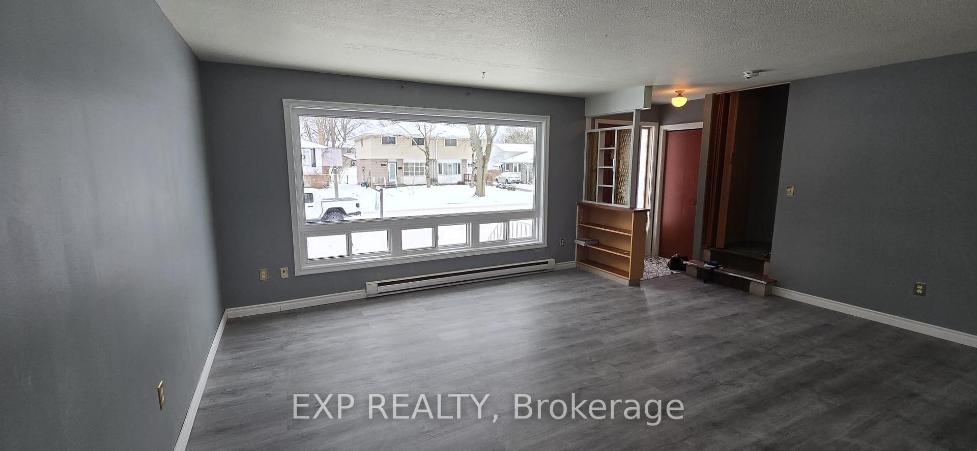 Photo 6 of 6753 Wilinger Street, Niagara Falls, Stamford — HOMEH